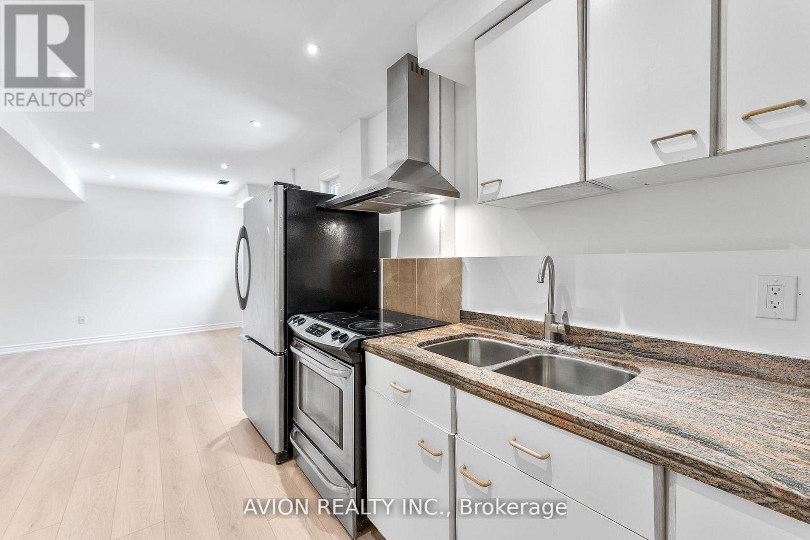 33 Brockdale Street, Richmond Hill, Ontario  L4E 4W1 - Photo 31 - N12996068