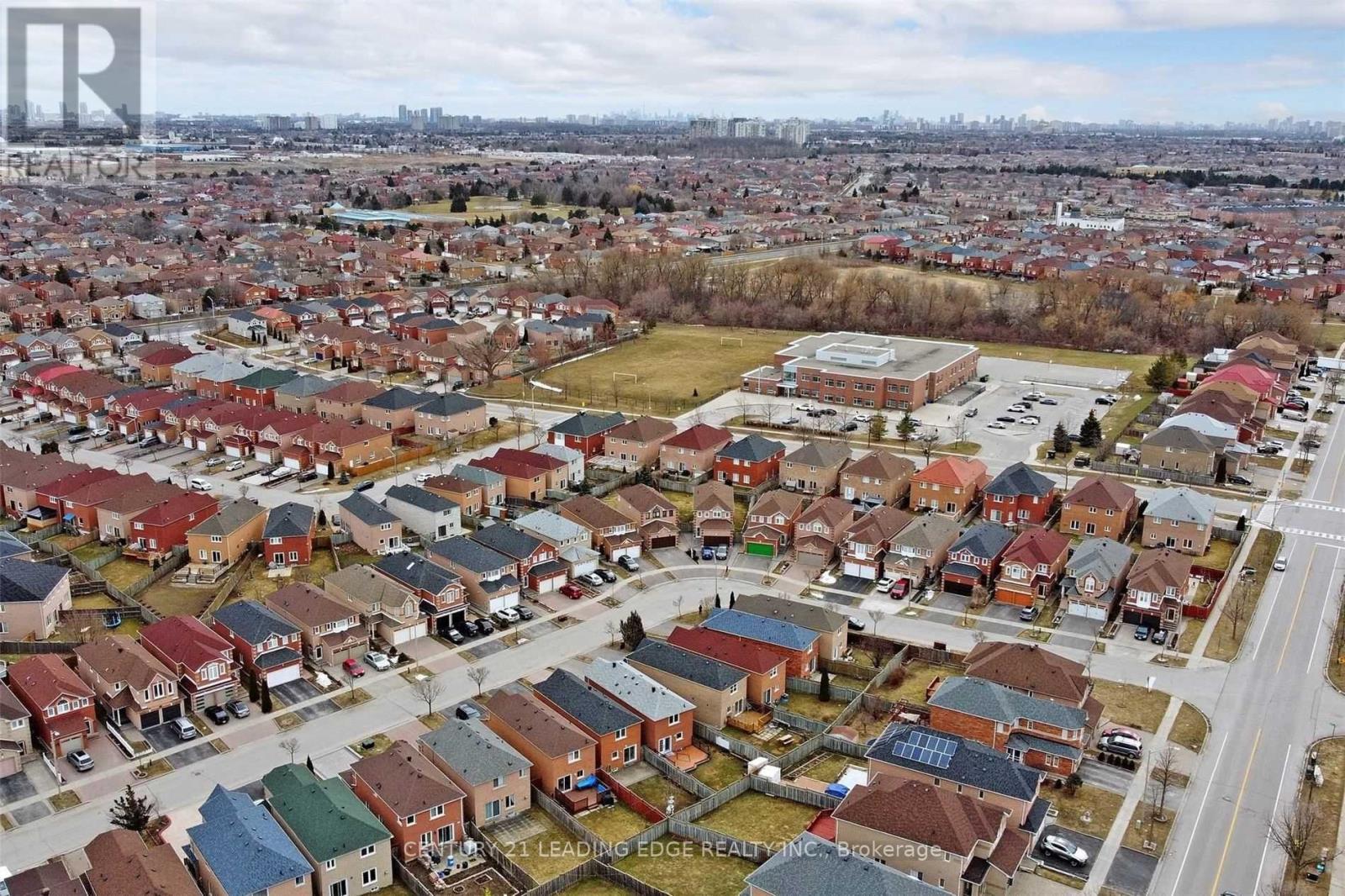 19 Connery Crescent, Markham, Ontario L3S 4E5 - Photo 3 - N12996188