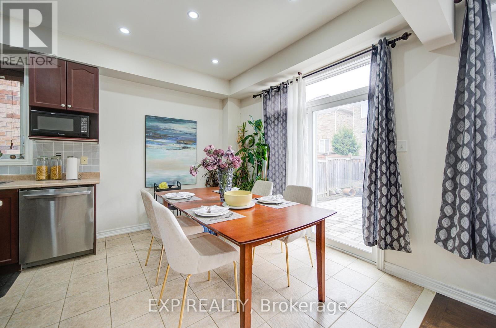 20 Everett Street, Markham, Ontario  L6E 2A4 - Photo 17 - N12996194