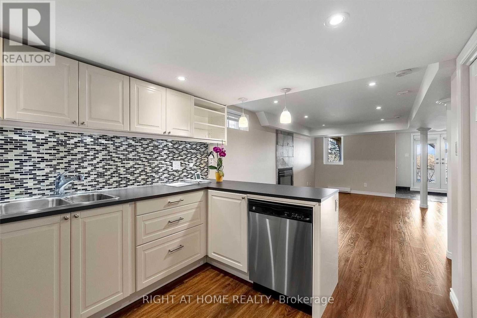 (Basement) - 176 Foxtail Ridge, Newmarket, Ontario  L3X 1Z2 - Photo 3 - N12996224