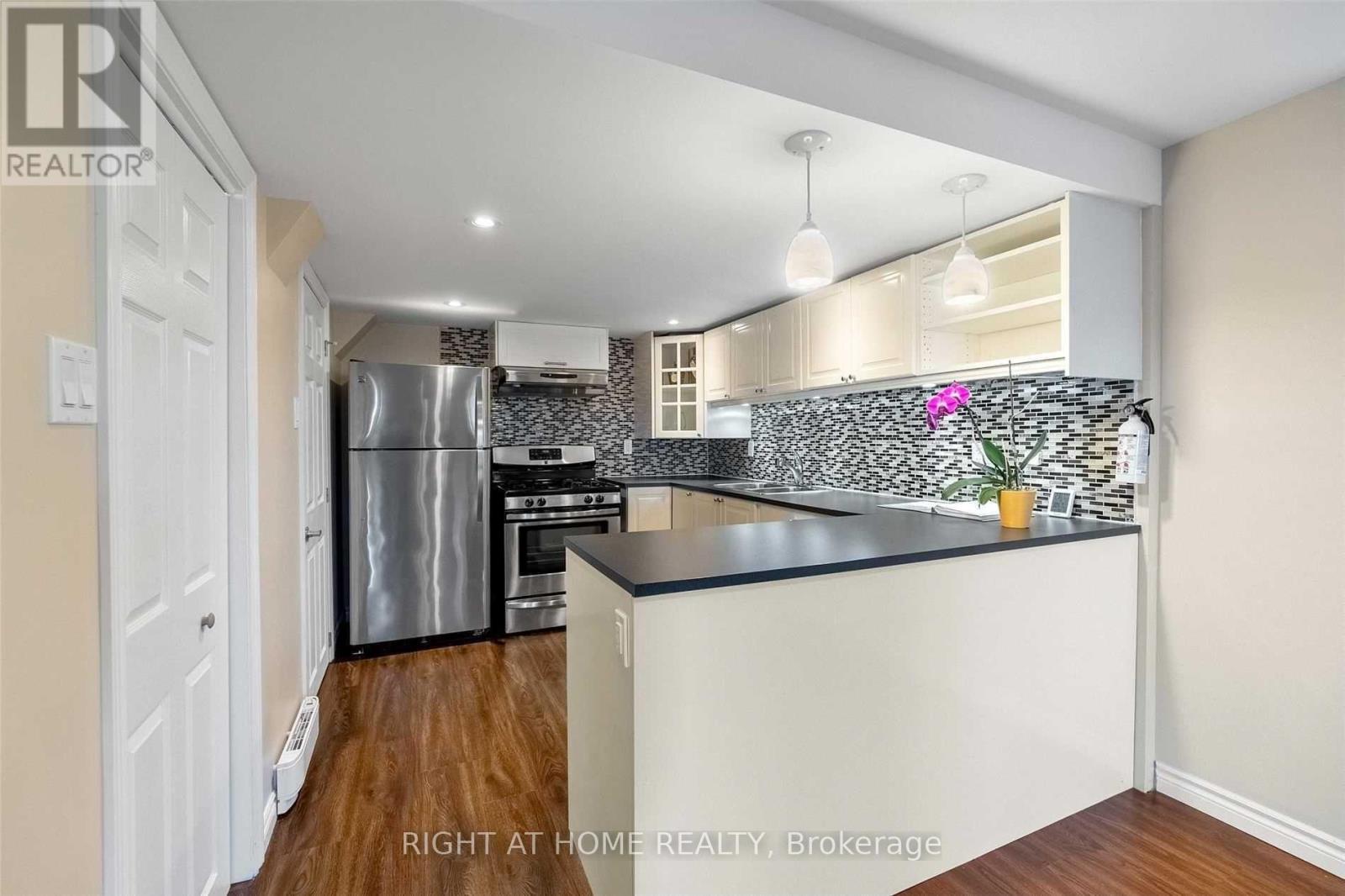 (Basement) - 176 Foxtail Ridge, Newmarket, Ontario  L3X 1Z2 - Photo 5 - N12996224