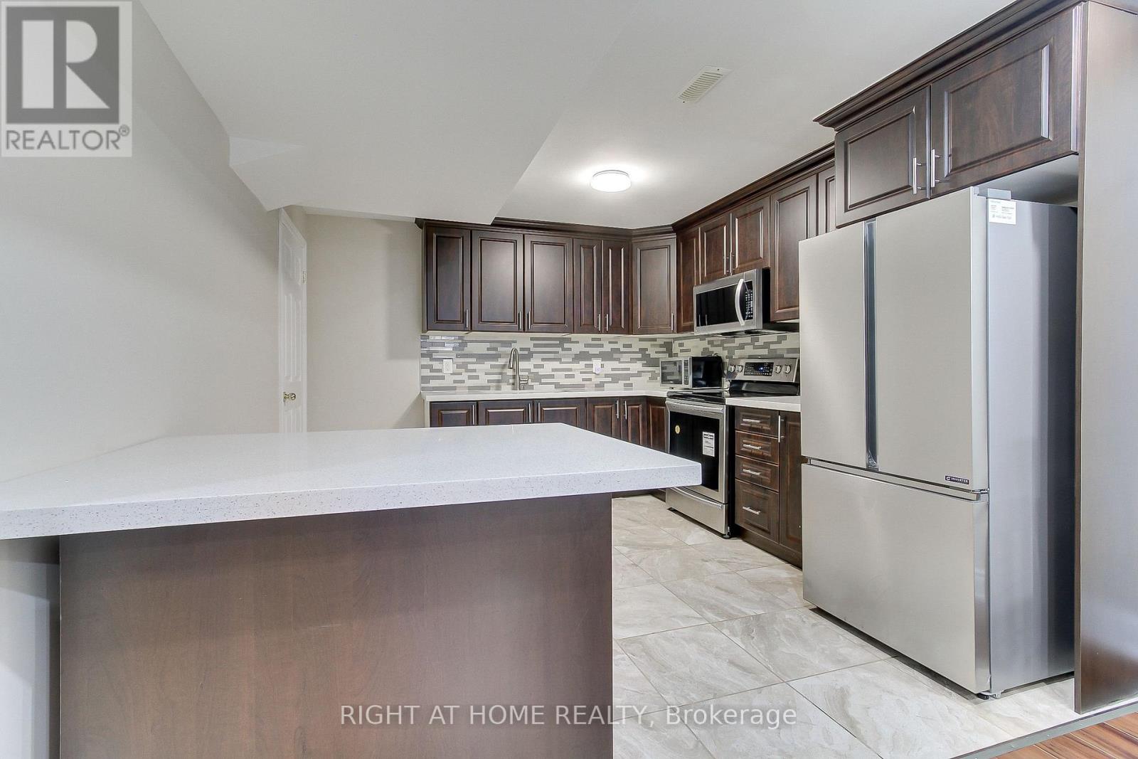 468 Langford Boulevard, Bradford West Gwillimbury (Bradford), Ontario  L3Z 0K8 - Photo 38 - N12996314