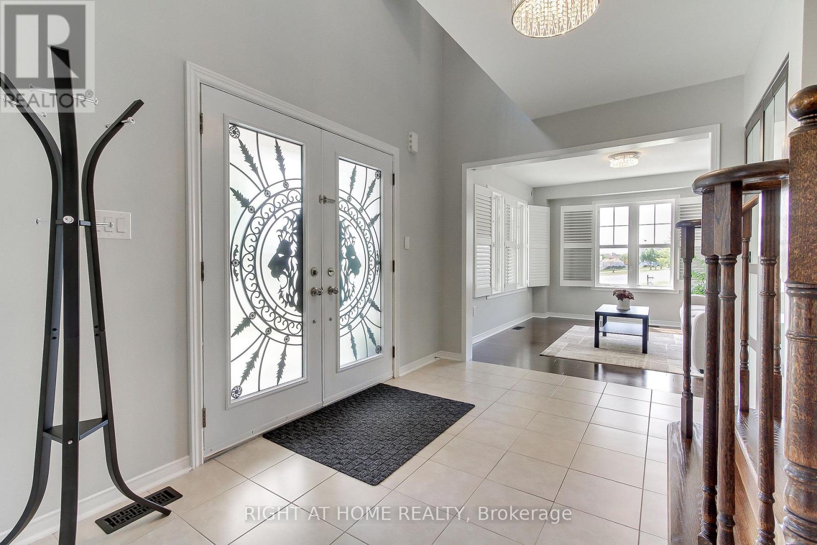 468 Langford Boulevard, Bradford West Gwillimbury (Bradford), Ontario  L3Z 0K8 - Photo 7 - N12996314