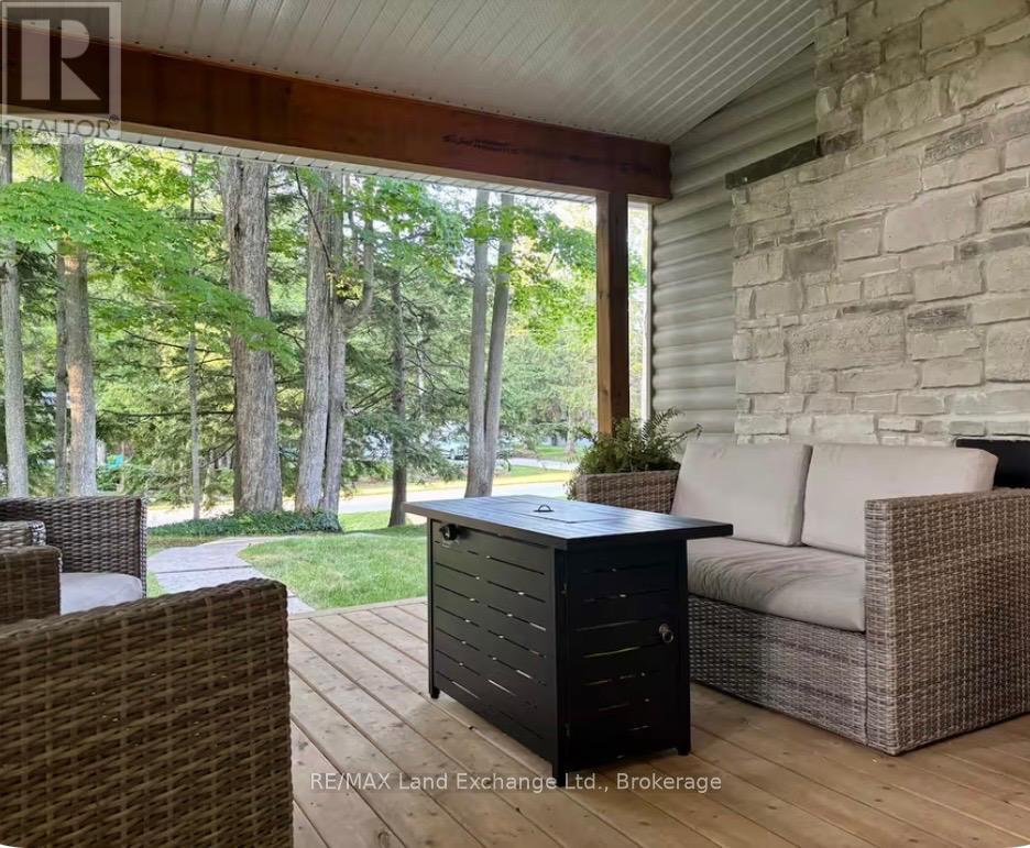 819 Wilson Avenue, Huron-Kinloss, Ontario  N2Z 2X3 - Photo 6 - X12858214