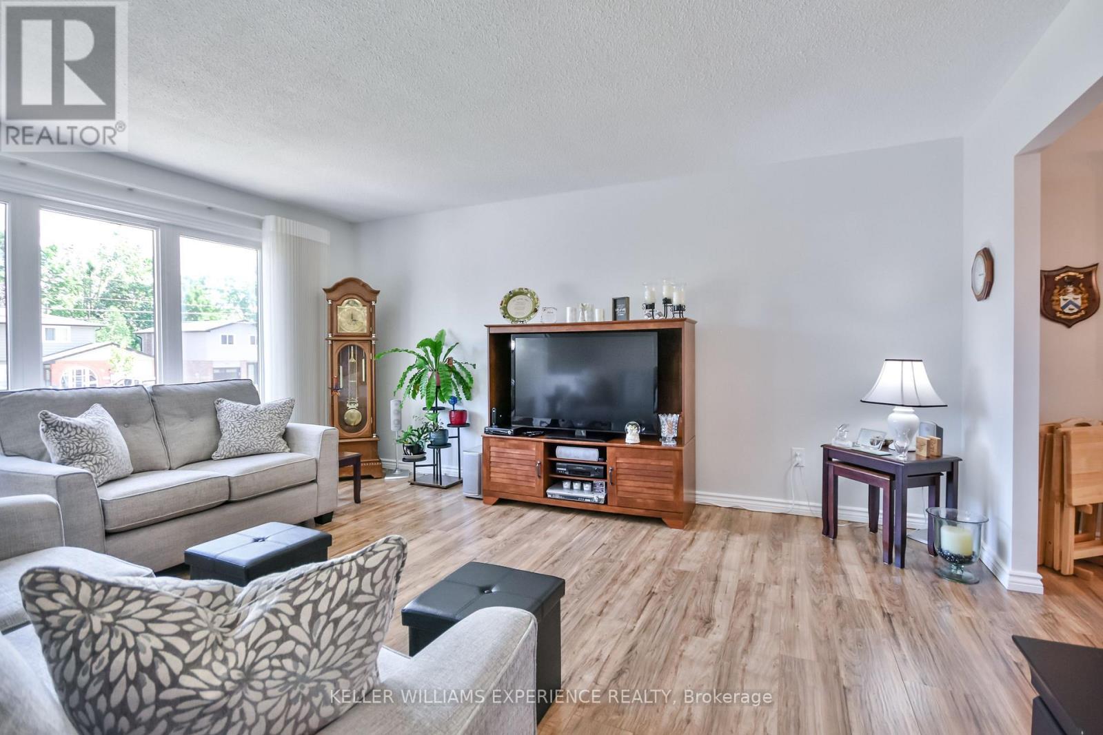 80 Cundles Road E, Barrie (Cundles East), Ontario  L4M 2Z7 - Photo 6 - S12996174