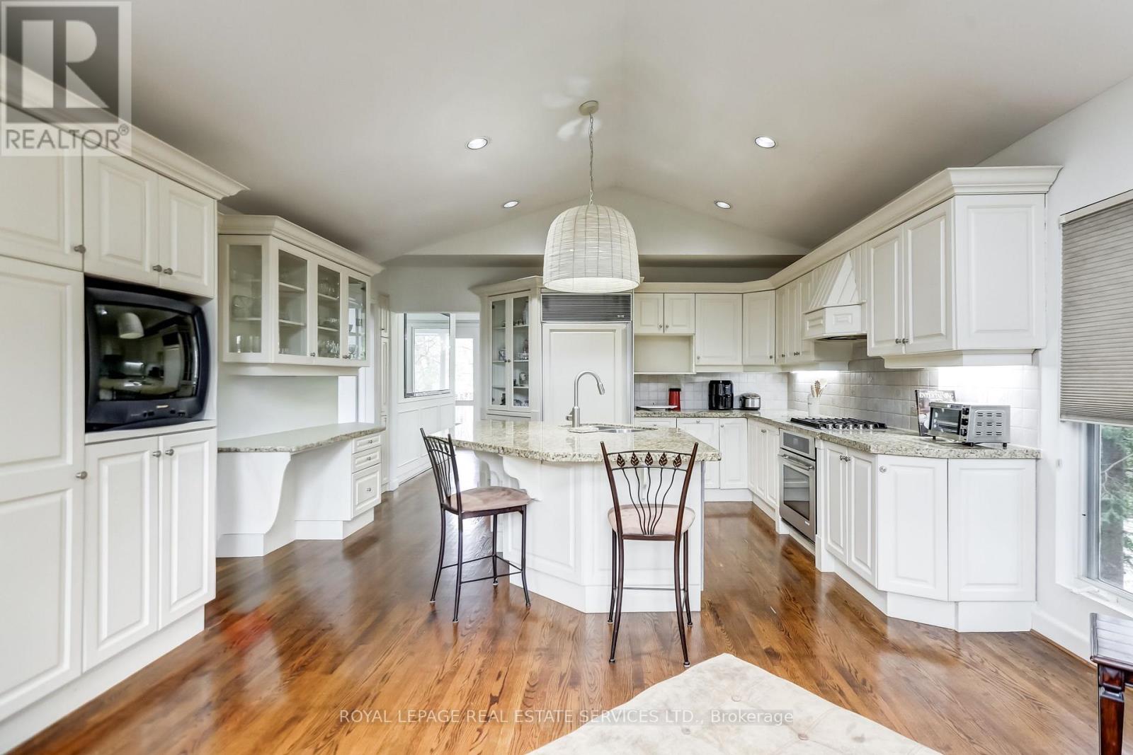 32 Edenbrook Hill, Toronto, Ontario  M9A 3Z6 - Photo 12 - W12984032