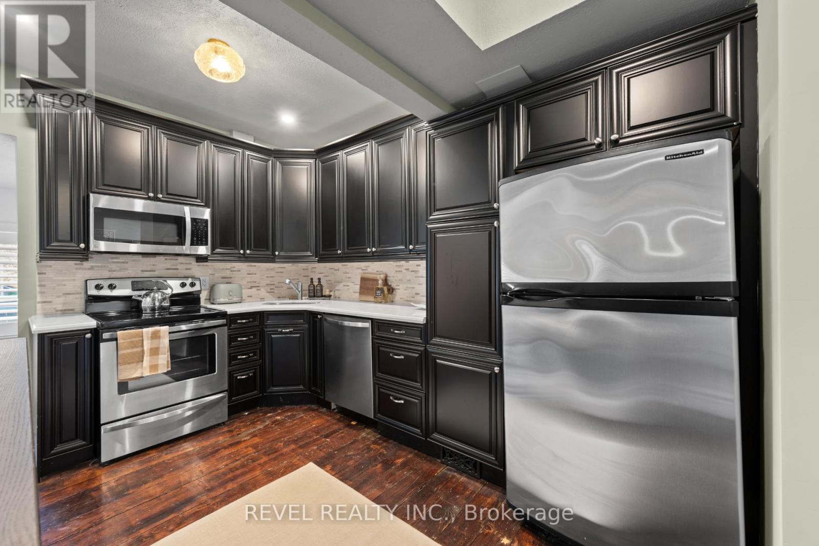 A - 296 Queen Street S, Mississauga, Ontario  L5M 1M2 - Photo 6 - W12995414