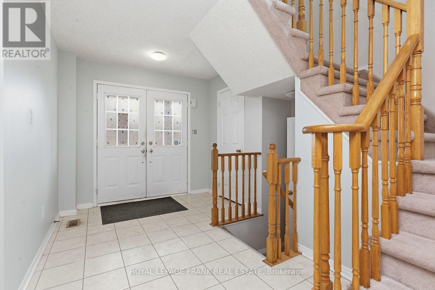 31 Gabrielle Crescent, Whitby, Ontario  L1R 3M6 - Photo 4 - E12982190