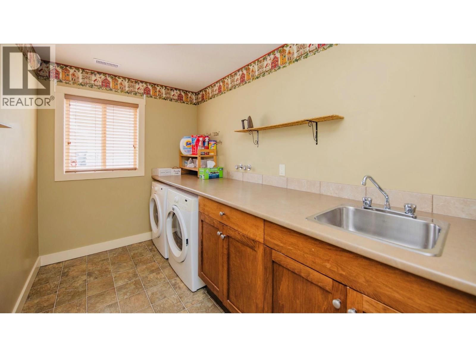 523 Middleton Way, Coldstream, British Columbia  V1B 3Z8 - Photo 15 - 10382176