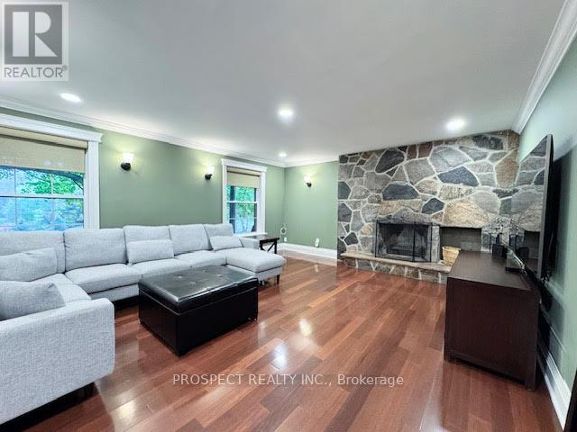 33 Gibson Lake Drive, Caledon, Ontario  L7E 4B3 - Photo 7 - W12995970