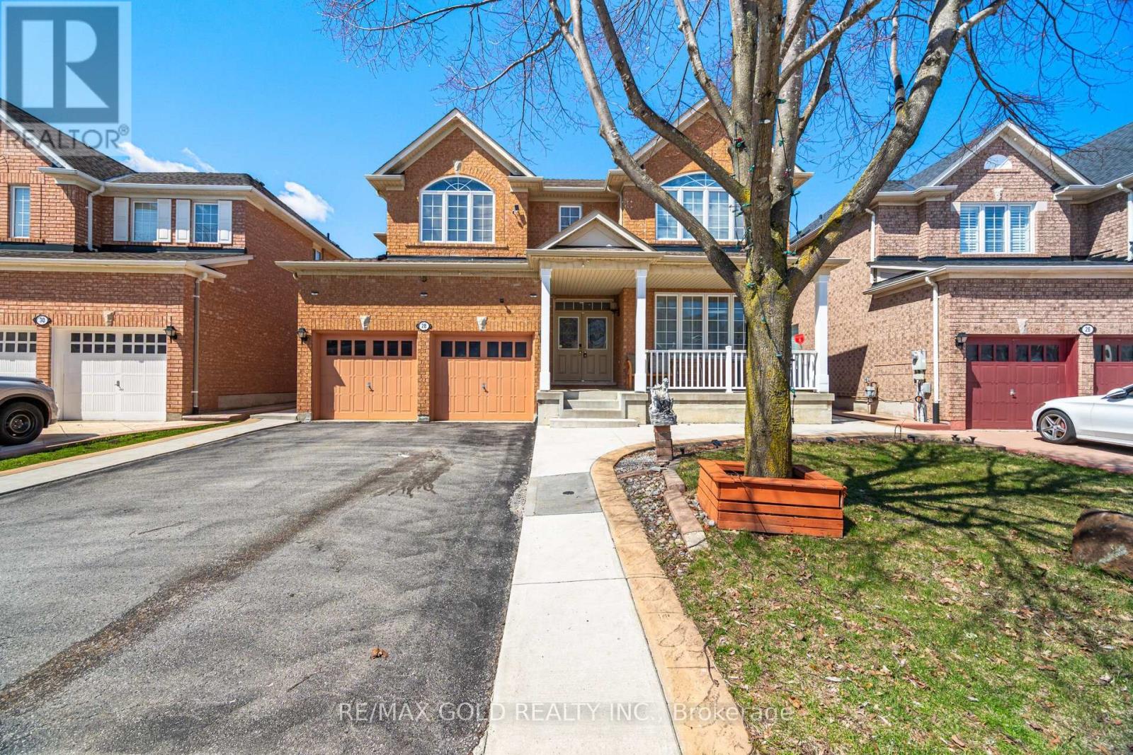 28 LATANIA BOULEVARD, Brampton, Ontario
