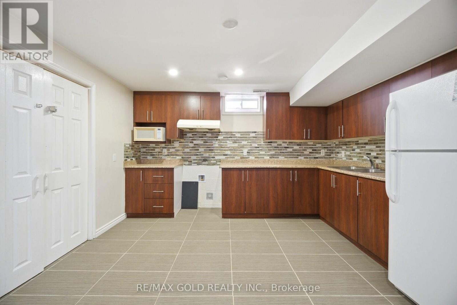 28 Latania Boulevard, Brampton, Ontario  L6P 1S9 - Photo 26 - W12995988