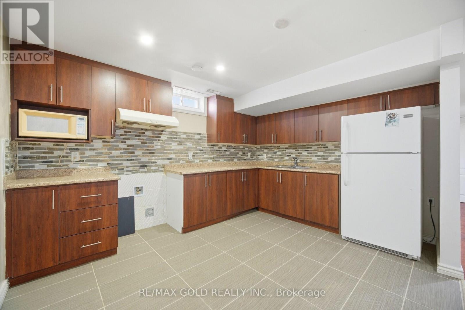 28 Latania Boulevard, Brampton, Ontario  L6P 1S9 - Photo 27 - W12995988