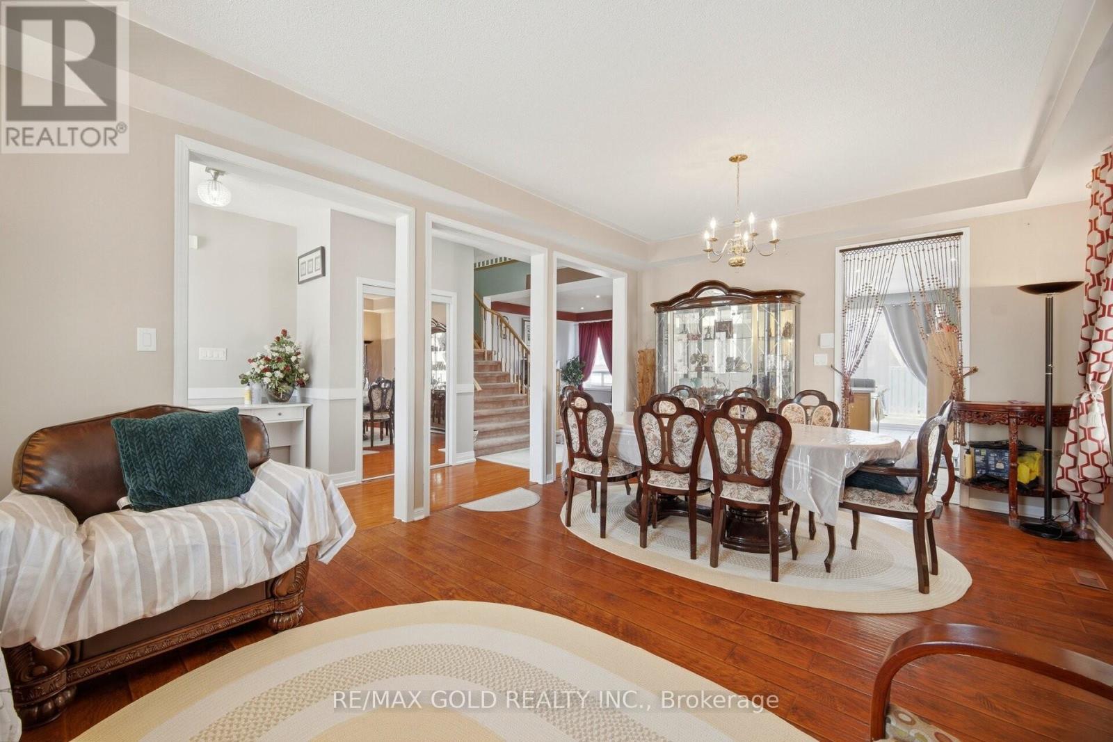 28 Latania Boulevard, Brampton, Ontario  L6P 1S9 - Photo 5 - W12995988