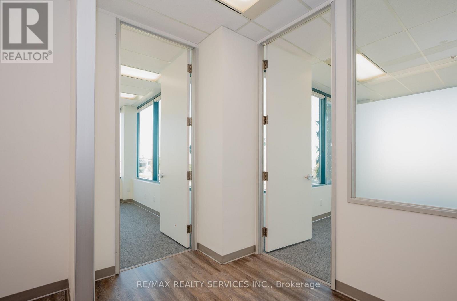 200 - B - 989 Derry Road, Mississauga, Ontario  L5T 2J8 - Photo 10 - W12996084