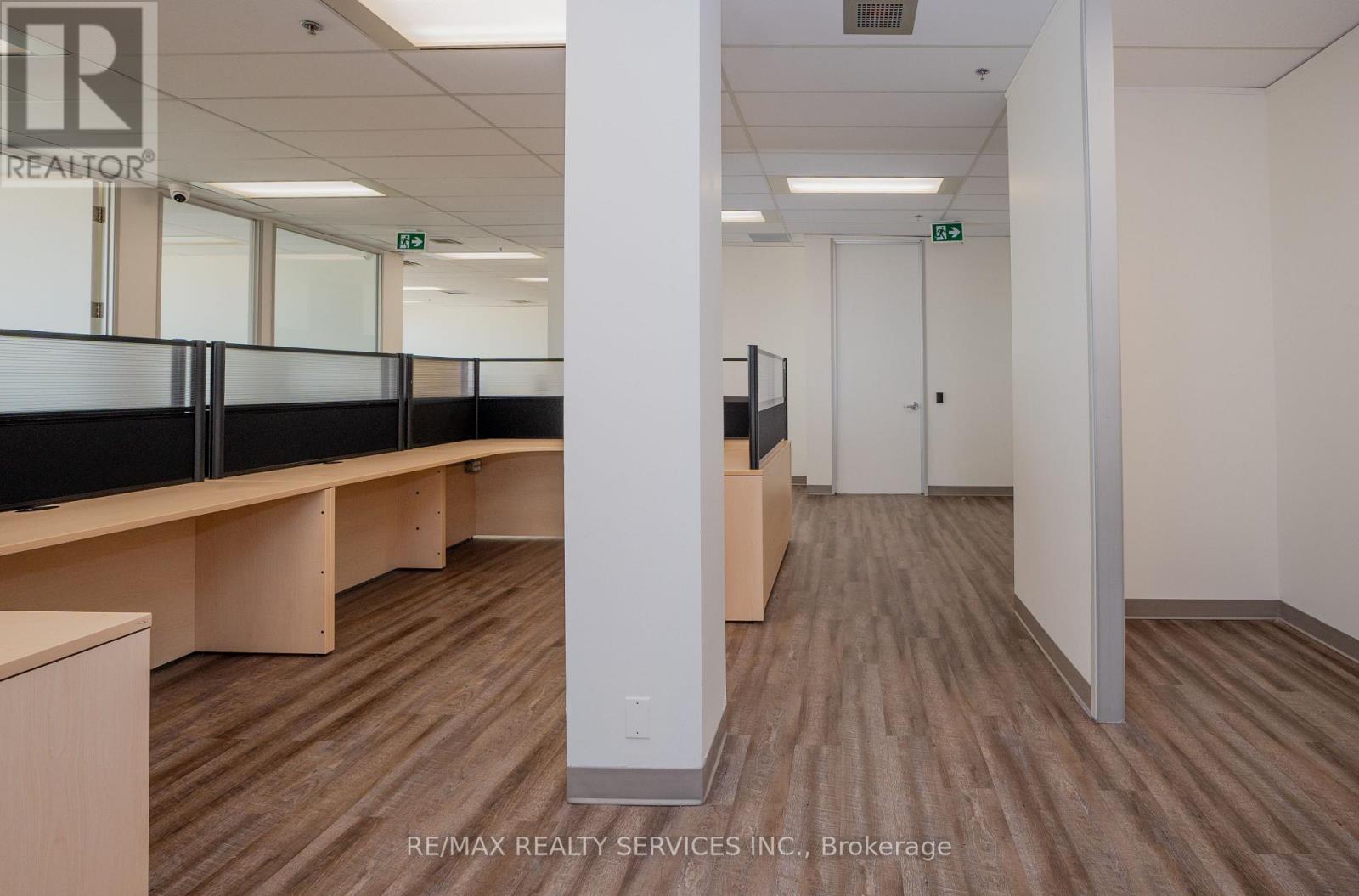 200 - B - 989 Derry Road, Mississauga, Ontario  L5T 2J8 - Photo 14 - W12996084