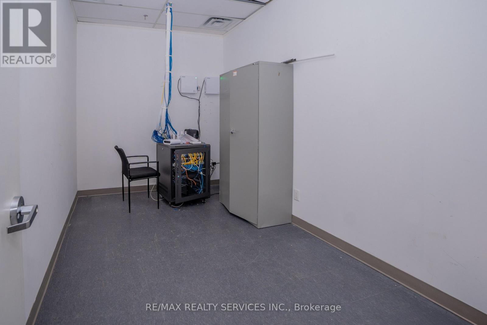 200 - B - 989 Derry Road, Mississauga, Ontario  L5T 2J8 - Photo 18 - W12996084