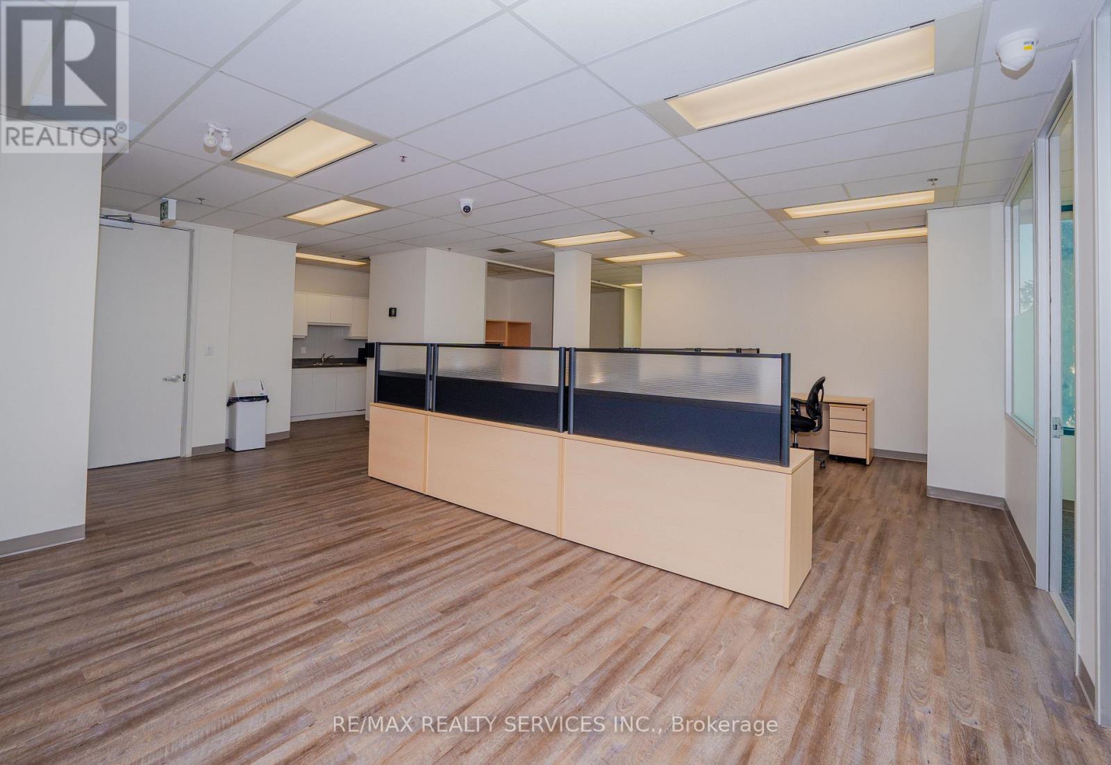 200 - B - 989 Derry Road, Mississauga, Ontario  L5T 2J8 - Photo 19 - W12996084