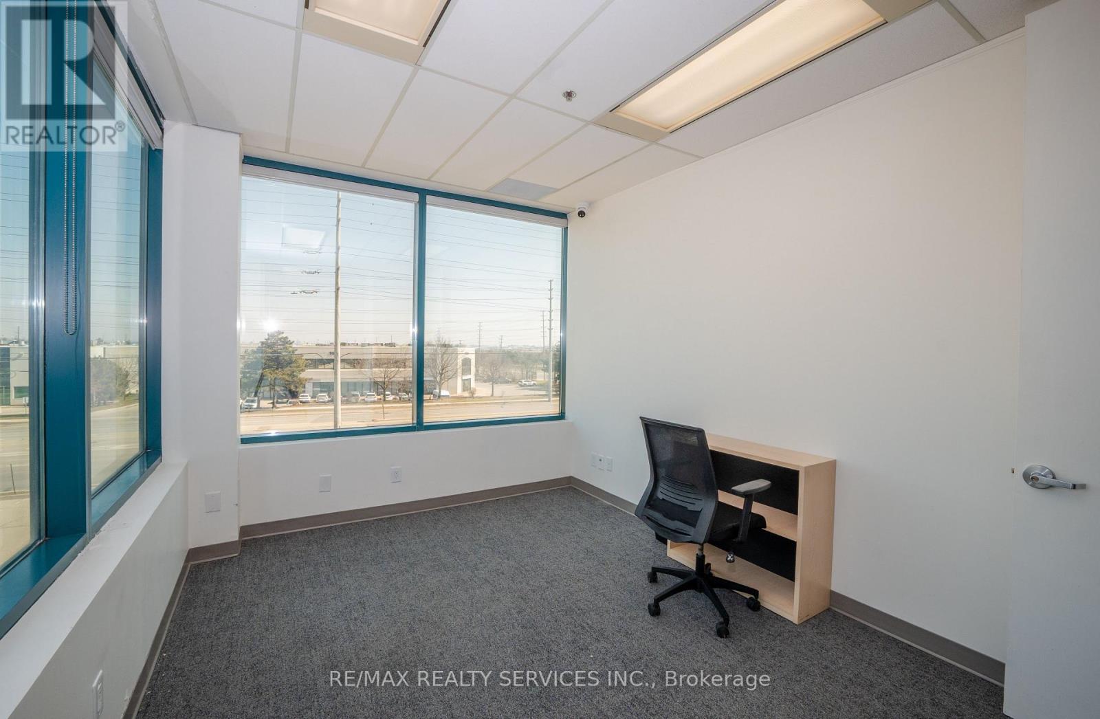 200 - B - 989 Derry Road, Mississauga, Ontario  L5T 2J8 - Photo 21 - W12996084