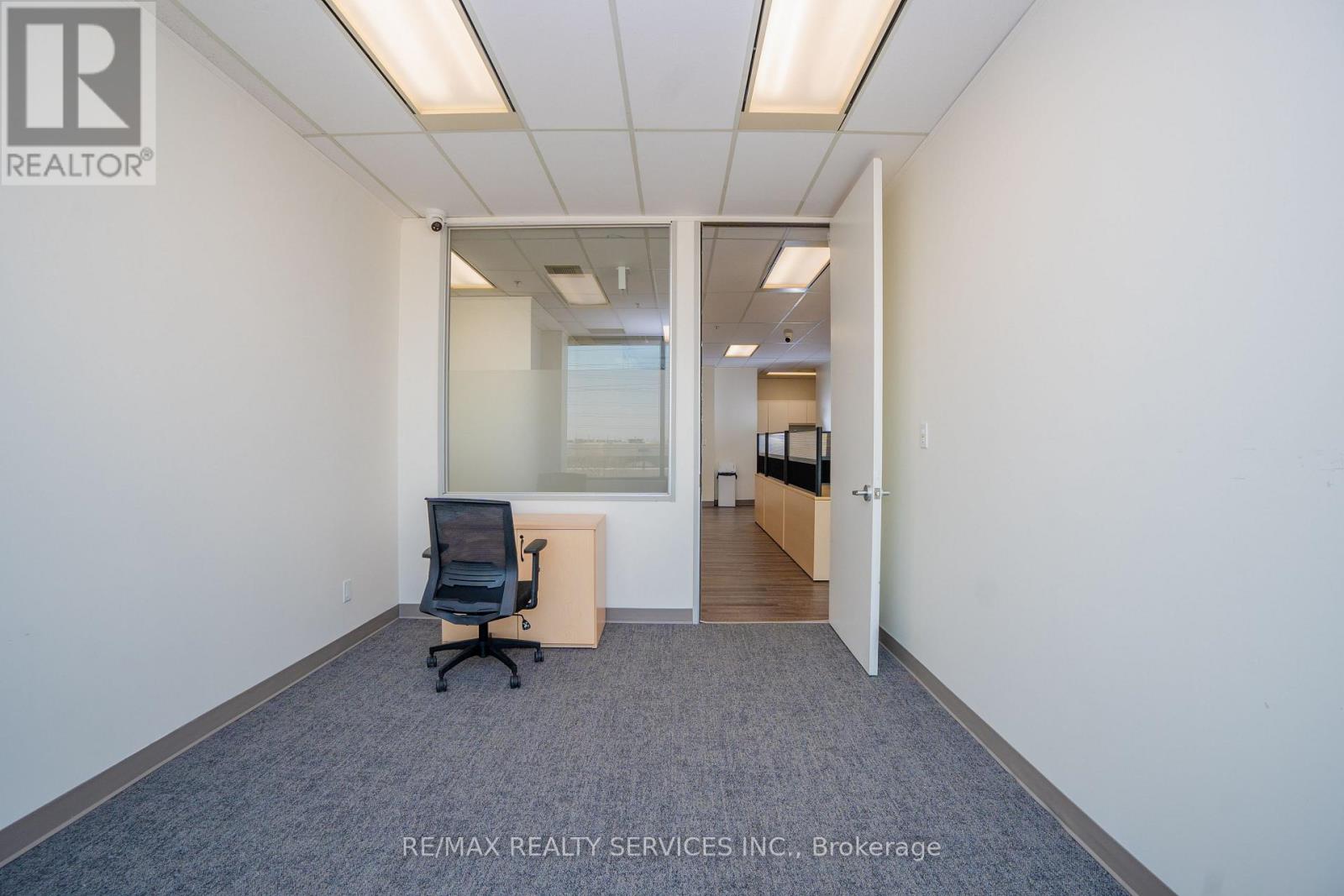 200 - B - 989 Derry Road, Mississauga, Ontario  L5T 2J8 - Photo 24 - W12996084