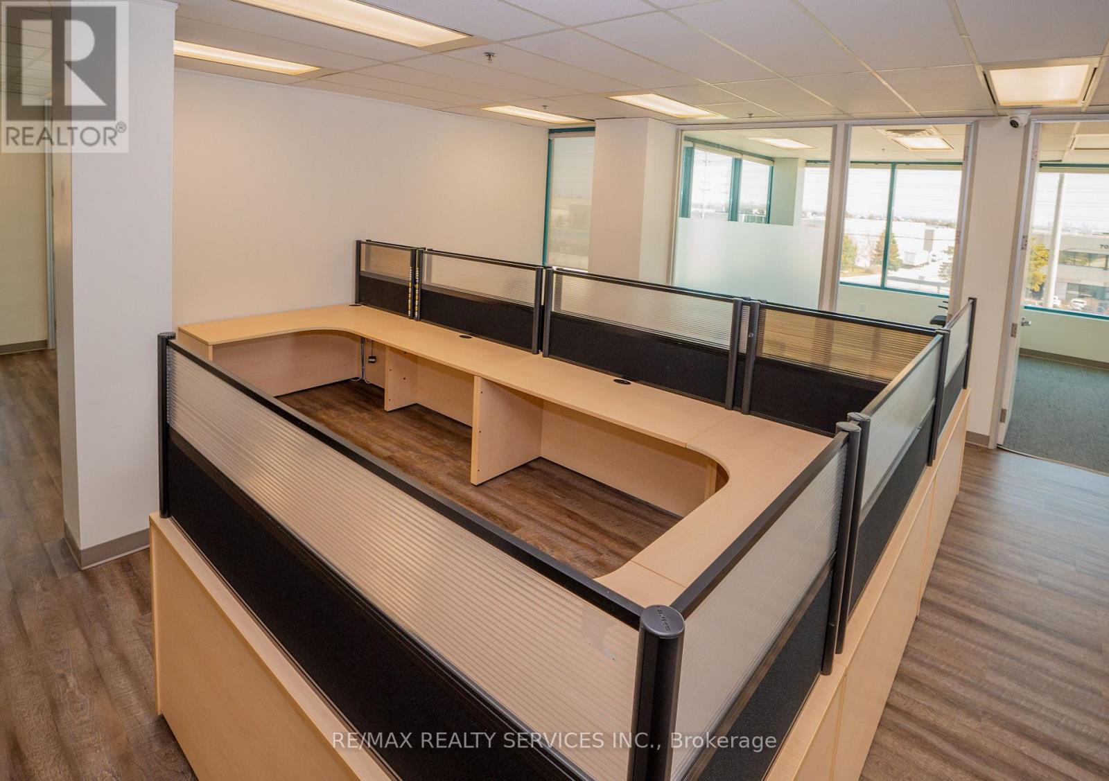 200 - B - 989 Derry Road, Mississauga, Ontario  L5T 2J8 - Photo 32 - W12996084