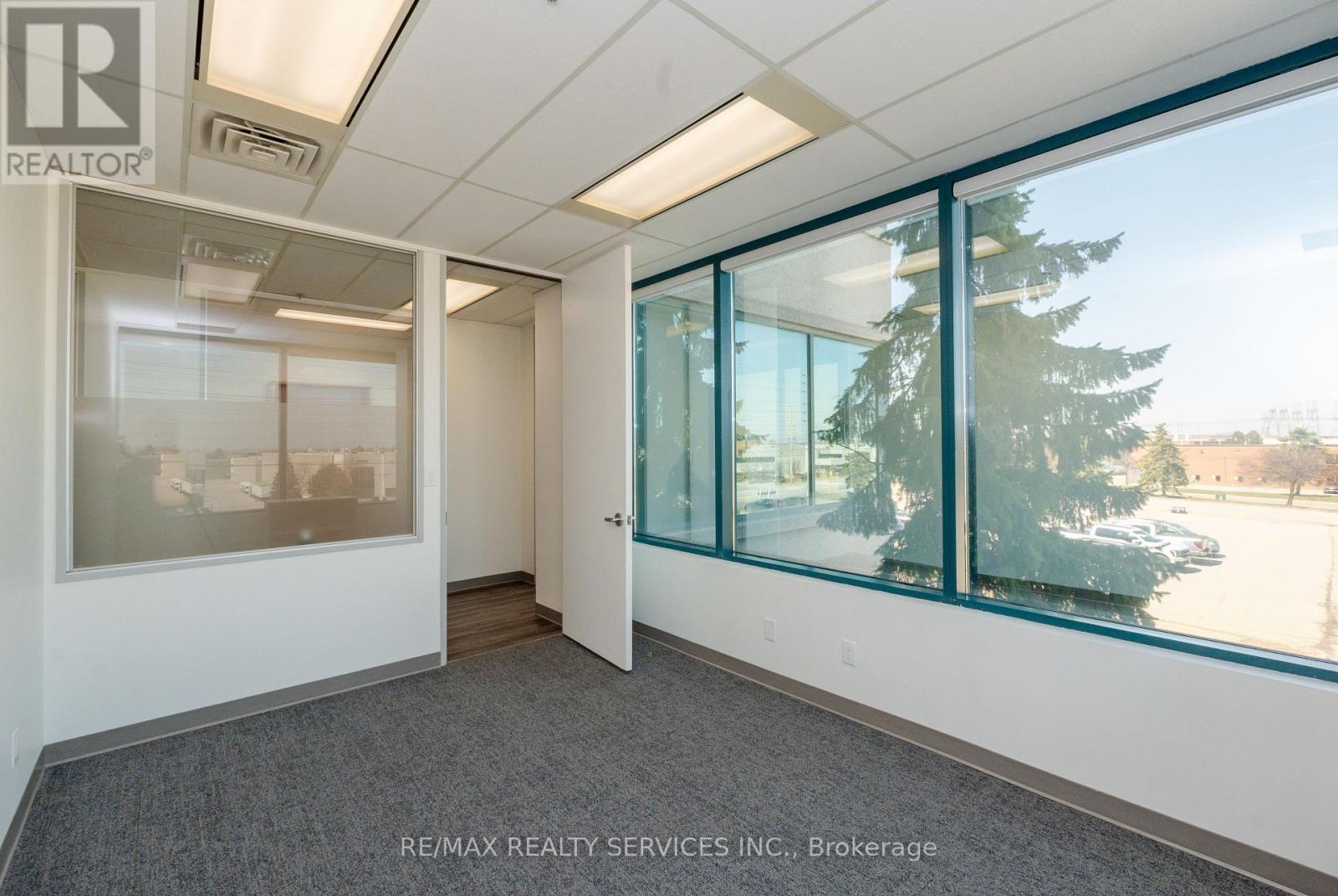 200 - B - 989 Derry Road, Mississauga, Ontario  L5T 2J8 - Photo 6 - W12996084