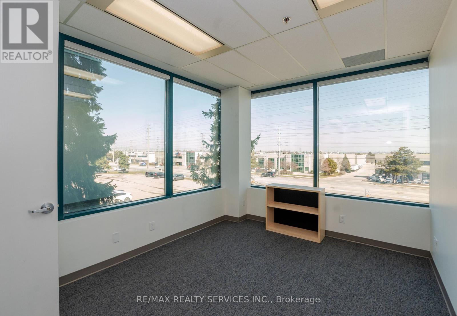 200 - B - 989 Derry Road, Mississauga, Ontario  L5T 2J8 - Photo 7 - W12996084