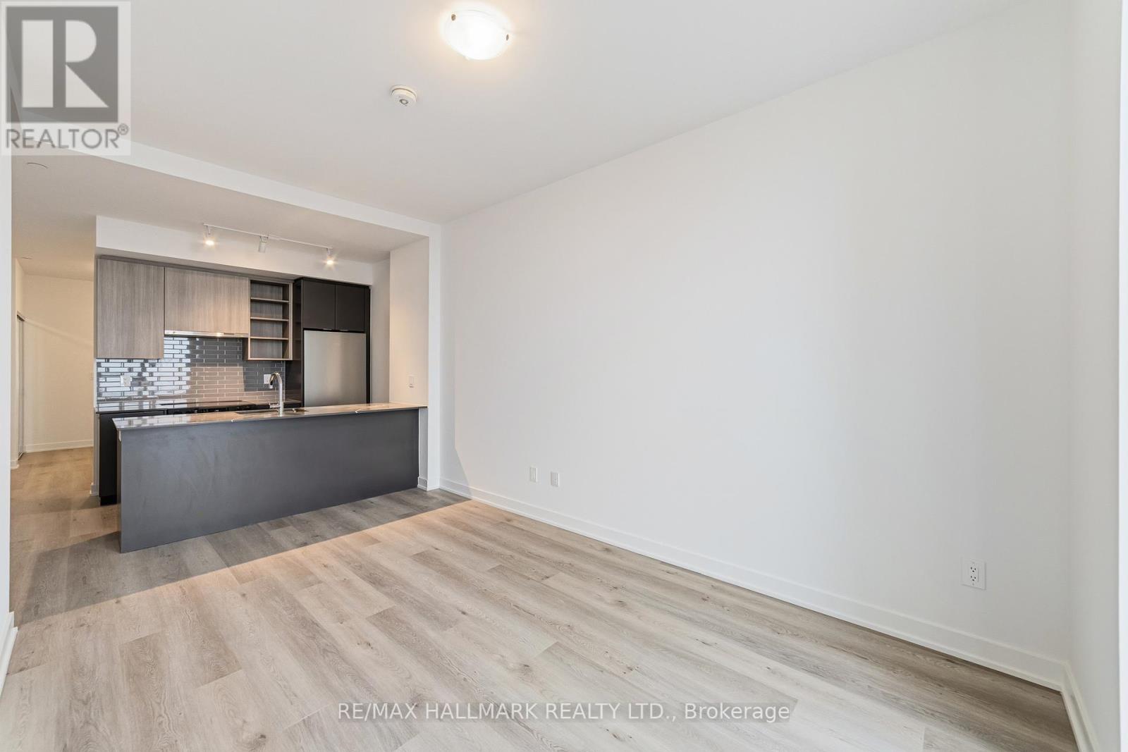 409 - 2075 Lakeshore Road N, Burlington, Ontario  L7R 1E2 - Photo 13 - W12996124