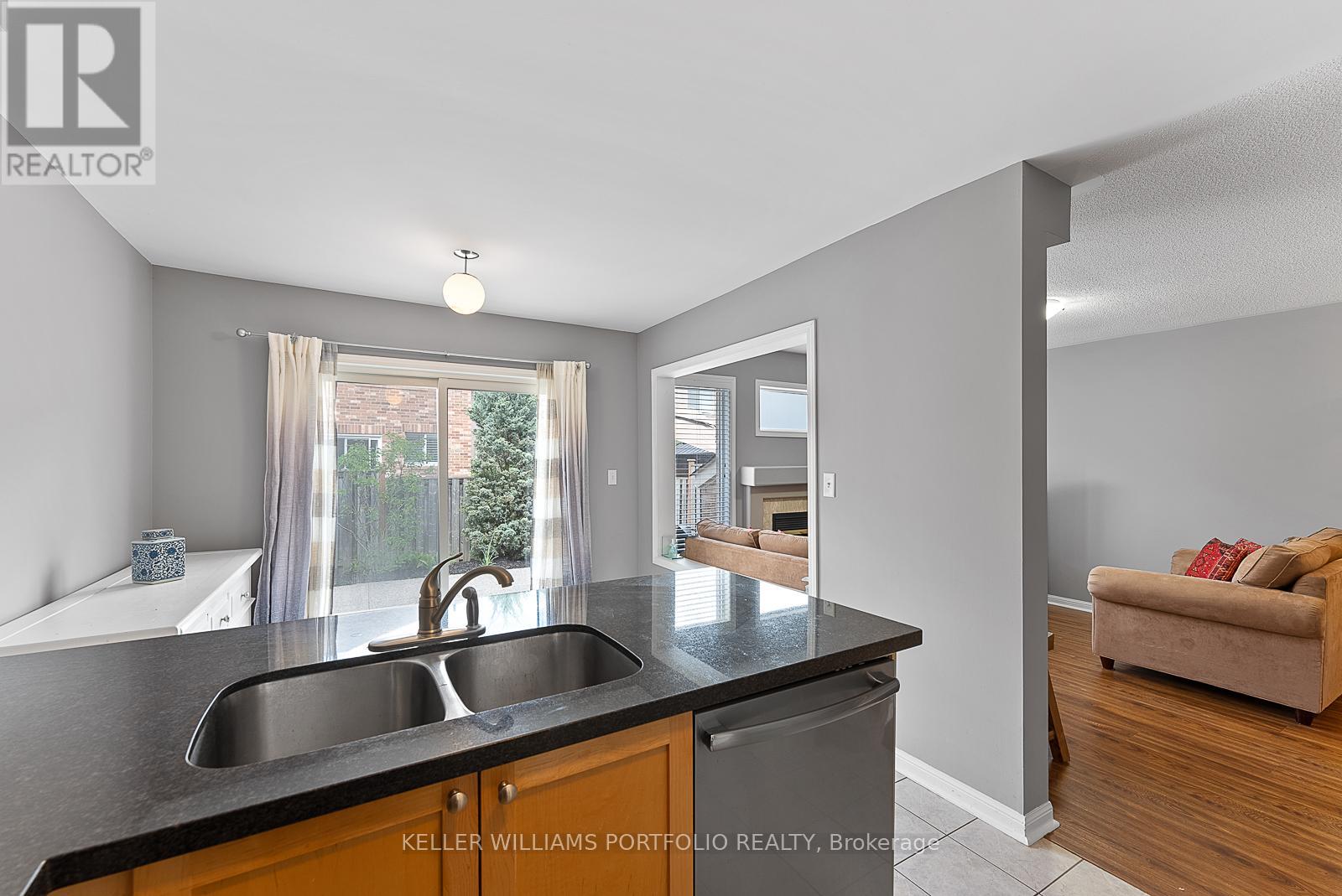 2412 Baintree Crescent, Oakville, Ontario  L6M 4X1 - Photo 11 - W12996144