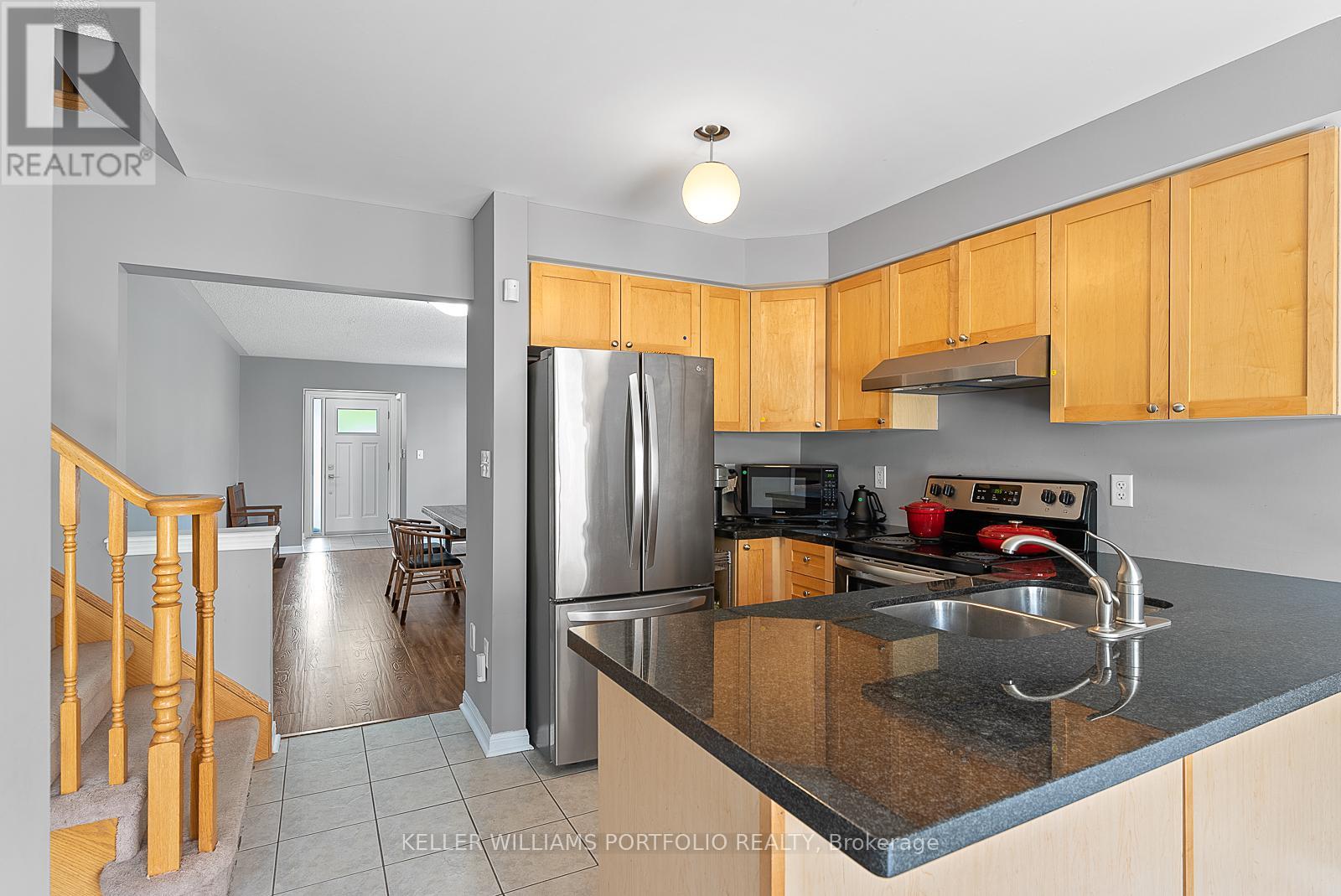 2412 Baintree Crescent, Oakville, Ontario  L6M 4X1 - Photo 12 - W12996144