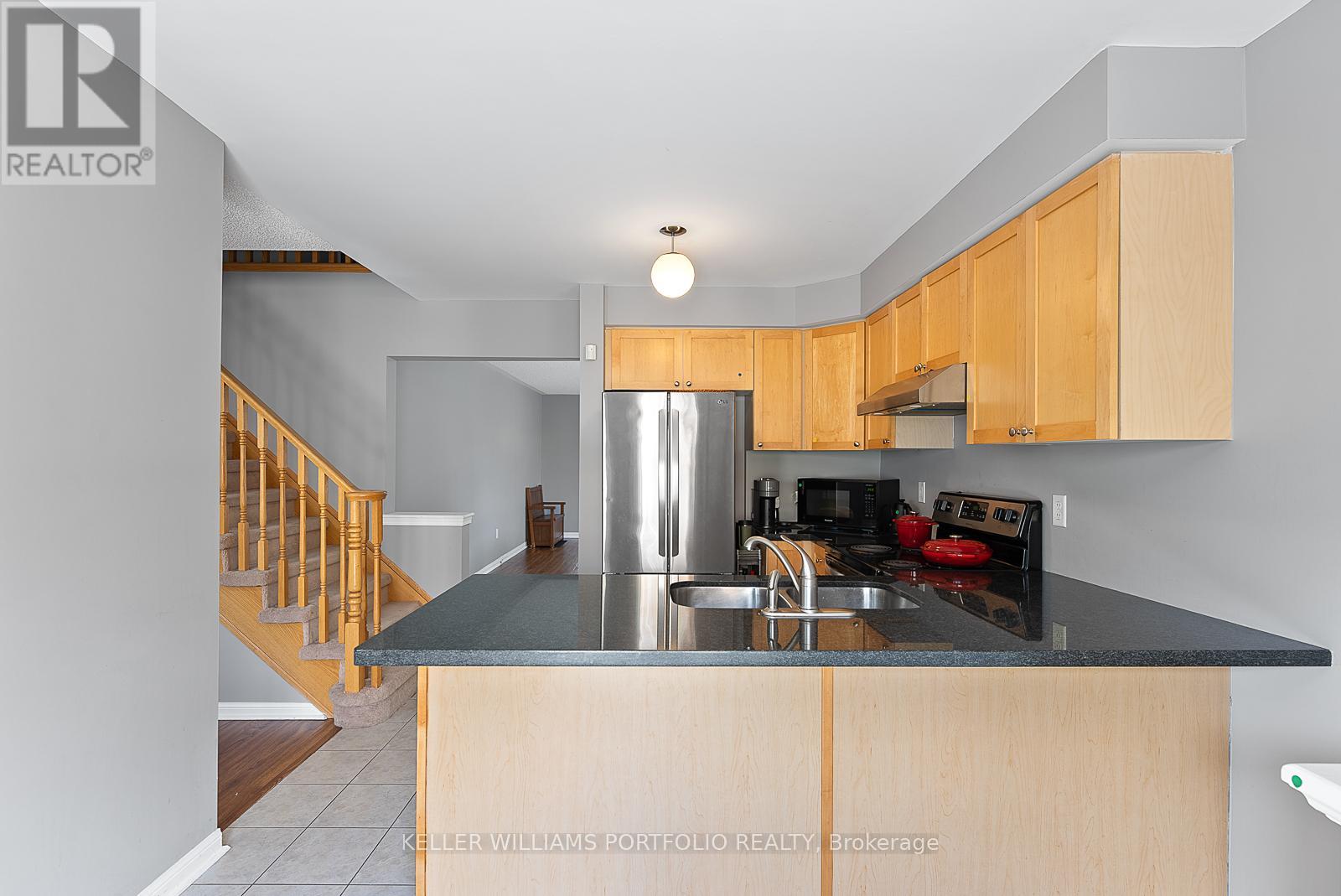 2412 Baintree Crescent, Oakville, Ontario  L6M 4X1 - Photo 13 - W12996144