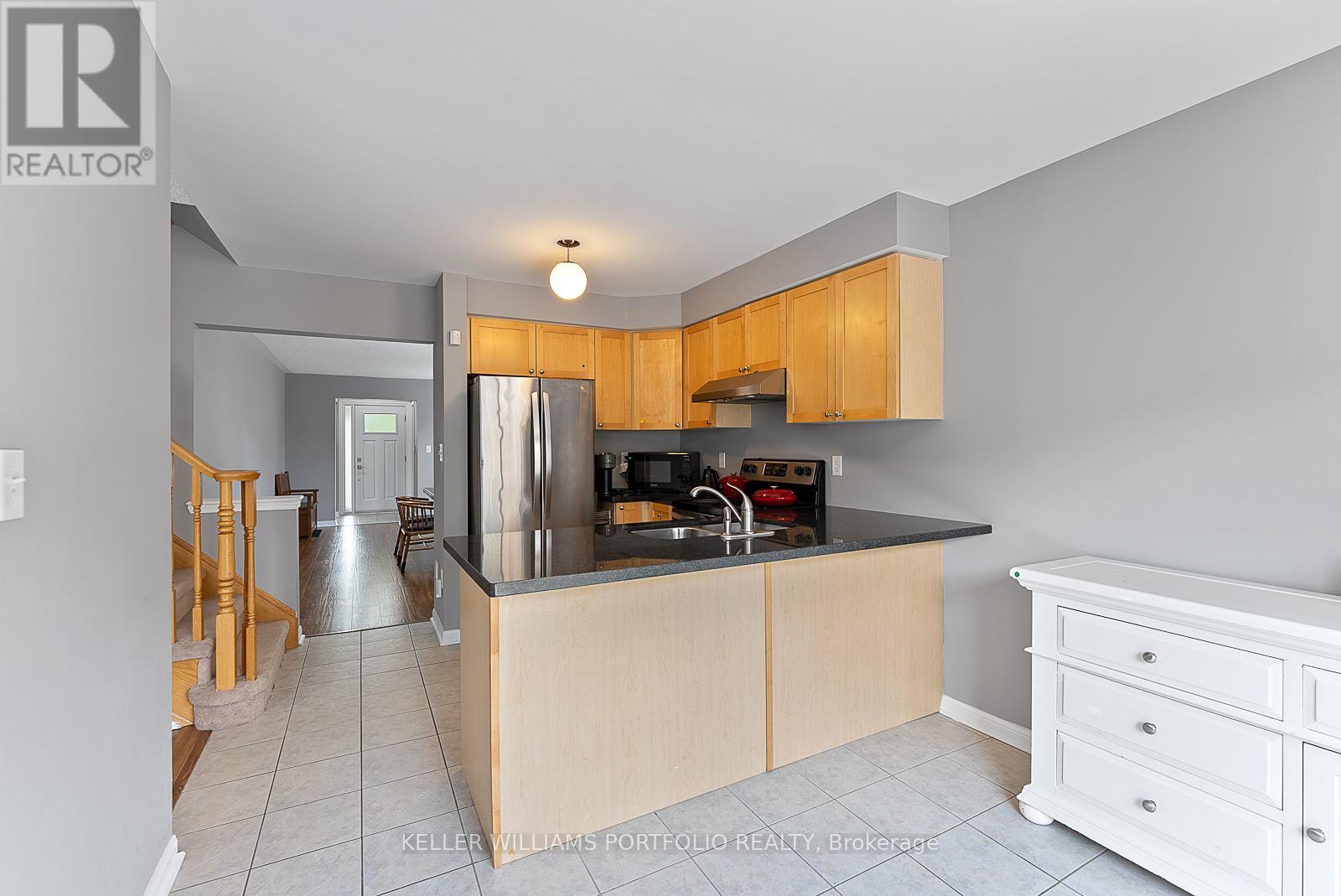 2412 Baintree Crescent, Oakville, Ontario  L6M 4X1 - Photo 17 - W12996144