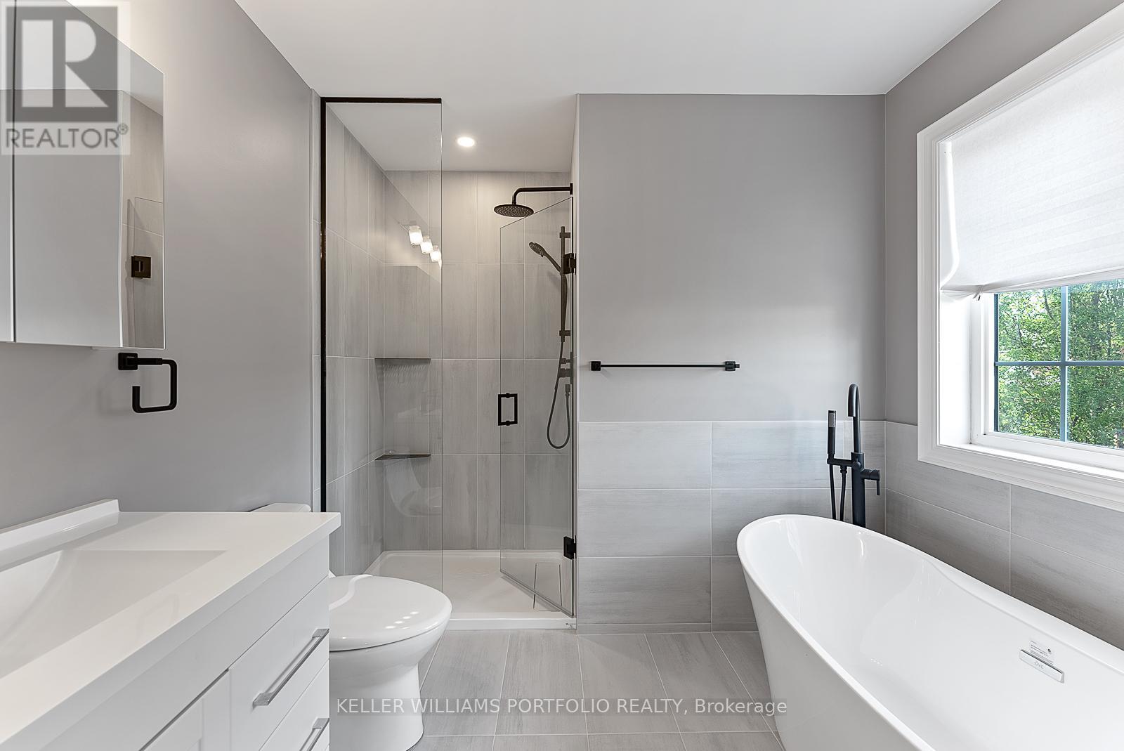 2412 Baintree Crescent, Oakville, Ontario  L6M 4X1 - Photo 32 - W12996144