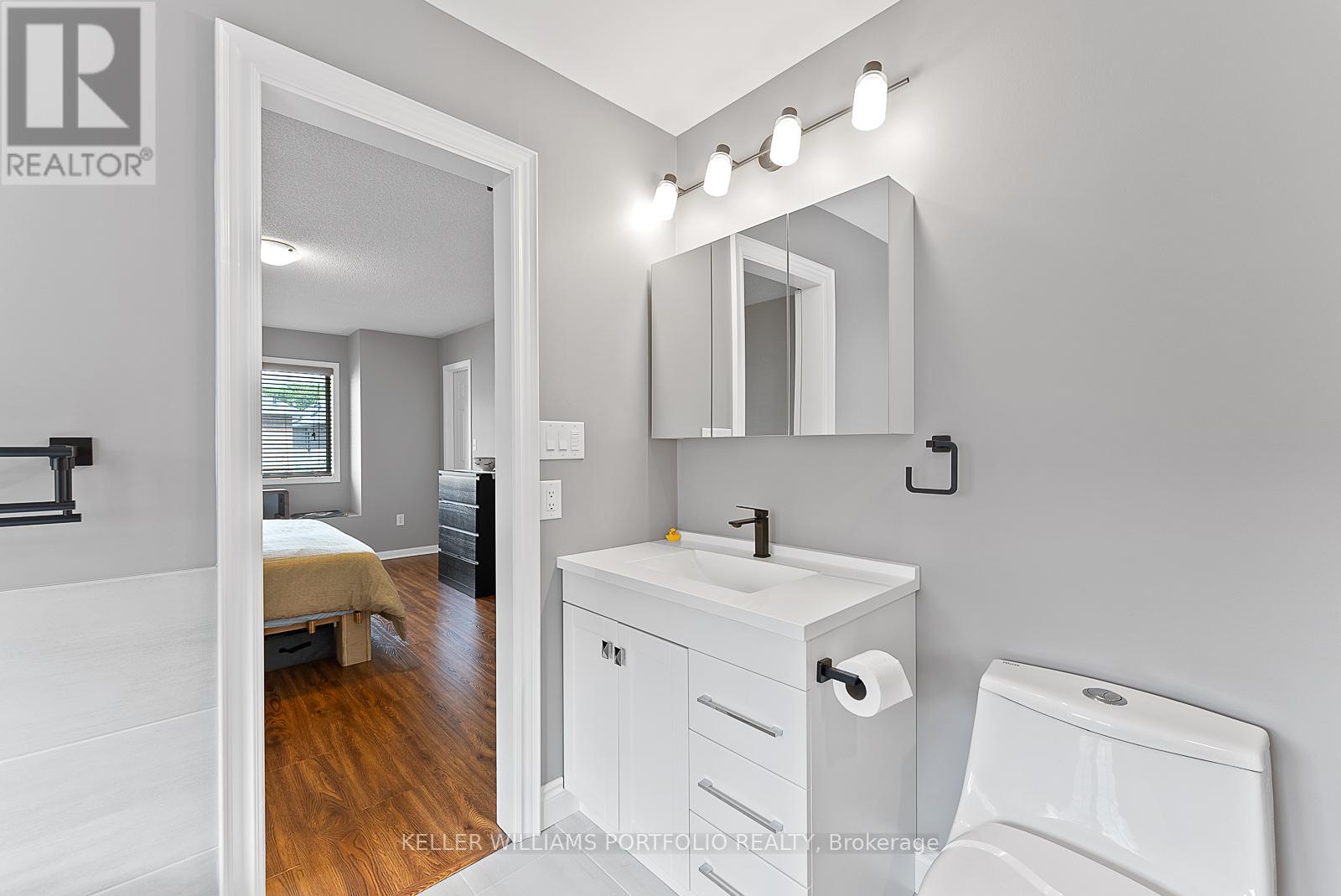 2412 Baintree Crescent, Oakville, Ontario  L6M 4X1 - Photo 33 - W12996144