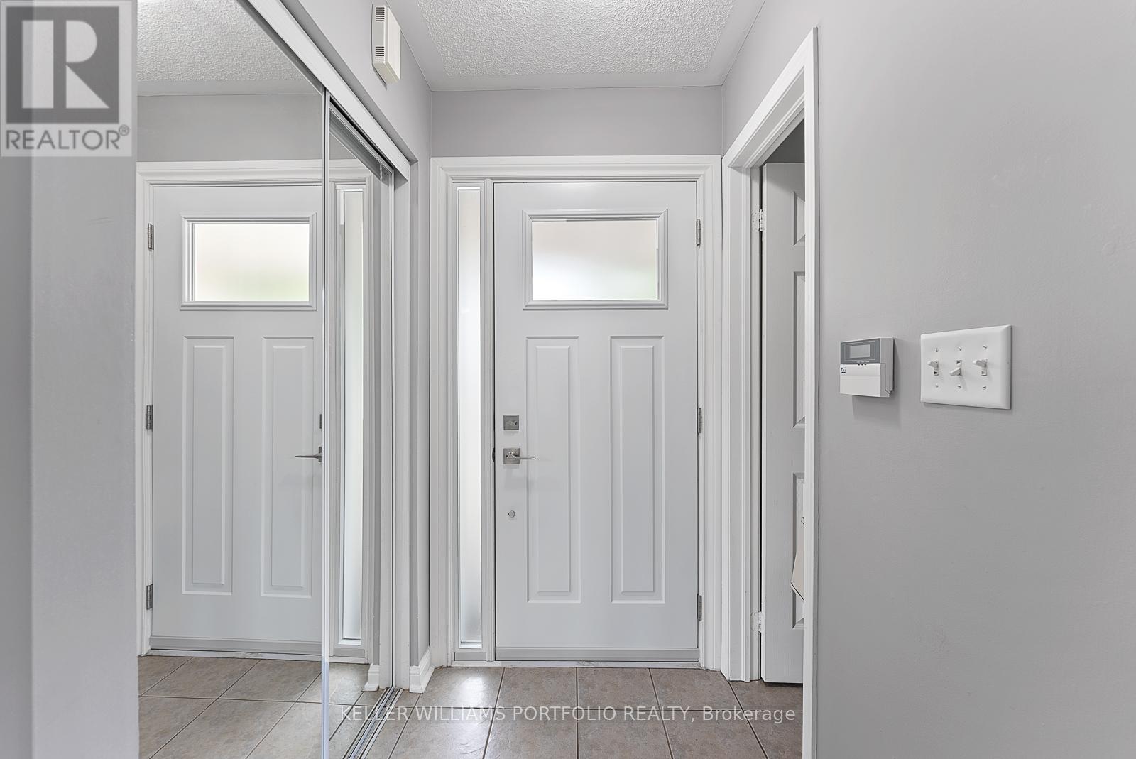 2412 Baintree Crescent, Oakville, Ontario  L6M 4X1 - Photo 4 - W12996144