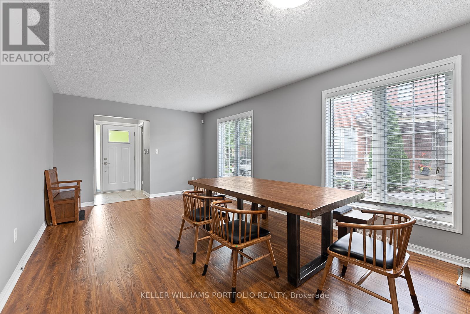 2412 Baintree Crescent, Oakville, Ontario  L6M 4X1 - Photo 7 - W12996144