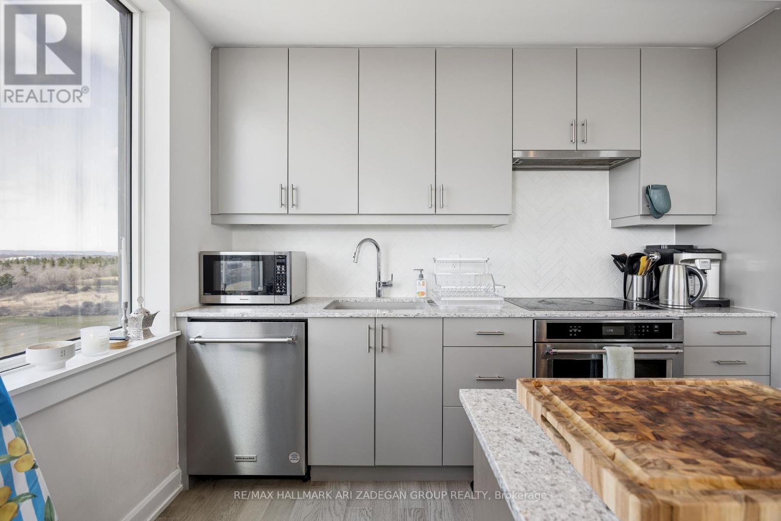 1302 - 3200 William Coltson Avenue, Oakville, Ontario  L6H 7W6 - Photo 21 - W12996170