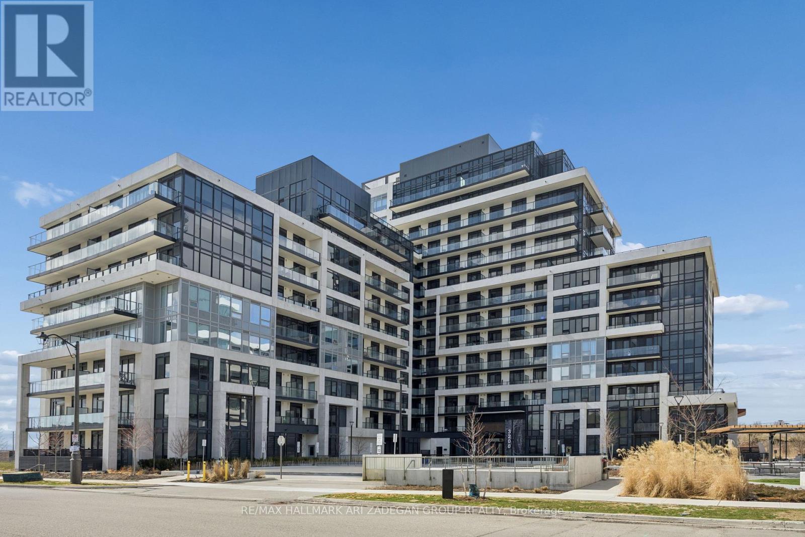 1302 - 3200 William Coltson Avenue, Oakville, Ontario  L6H 7W6 - Photo 7 - W12996170