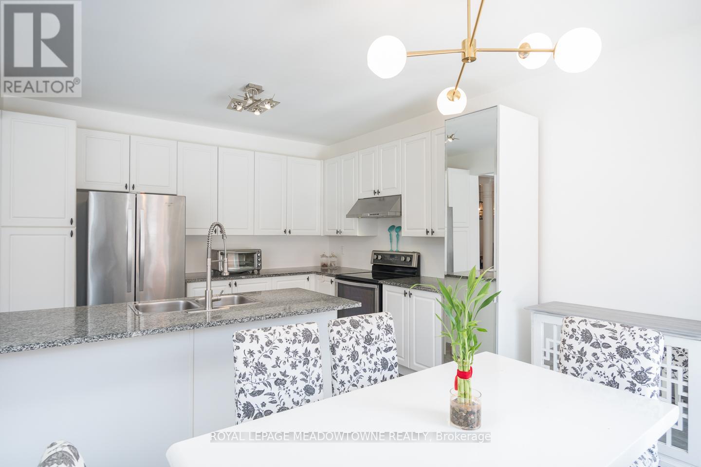 471 Ollerenshaw Point, Milton, Ontario  L9T 8P7 - Photo 18 - W12996210