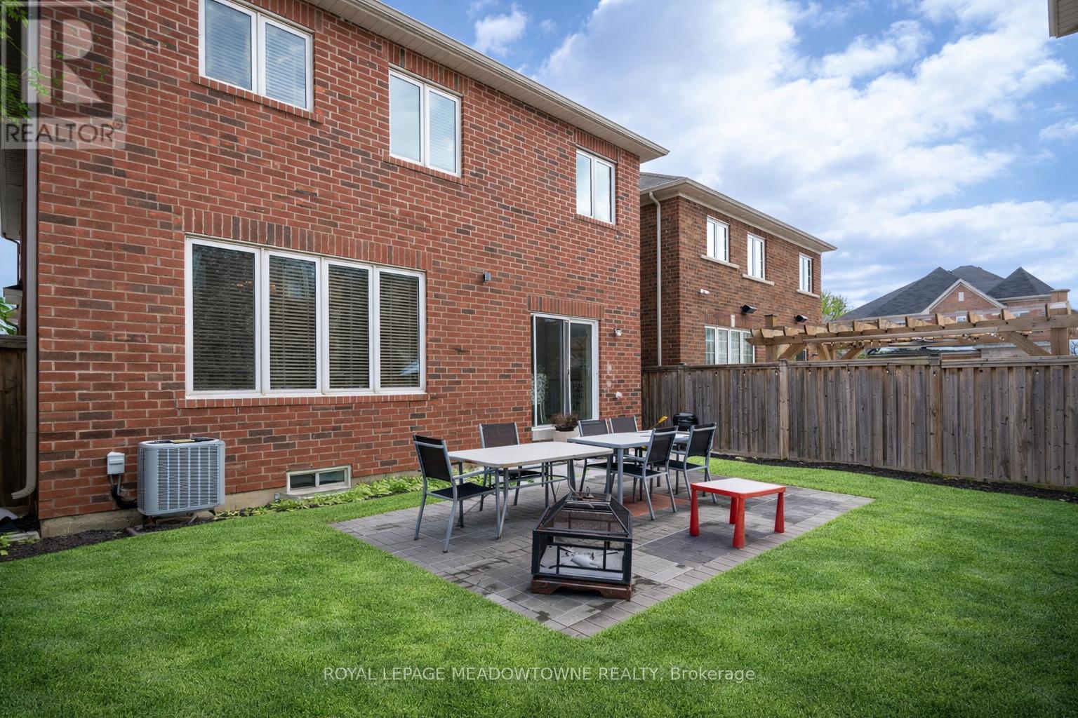 471 Ollerenshaw Point, Milton, Ontario  L9T 8P7 - Photo 39 - W12996210