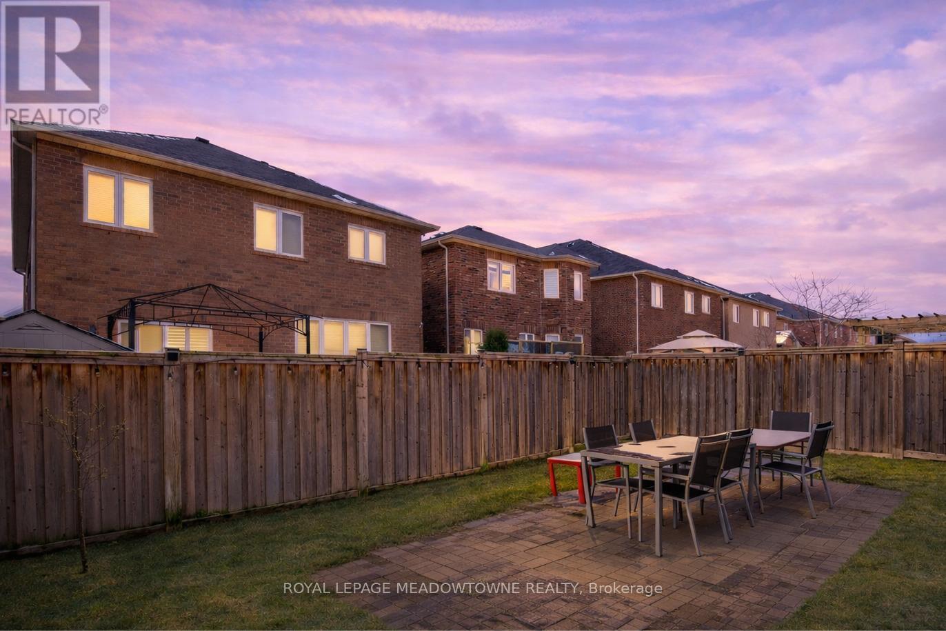 471 Ollerenshaw Point, Milton, Ontario  L9T 8P7 - Photo 40 - W12996210