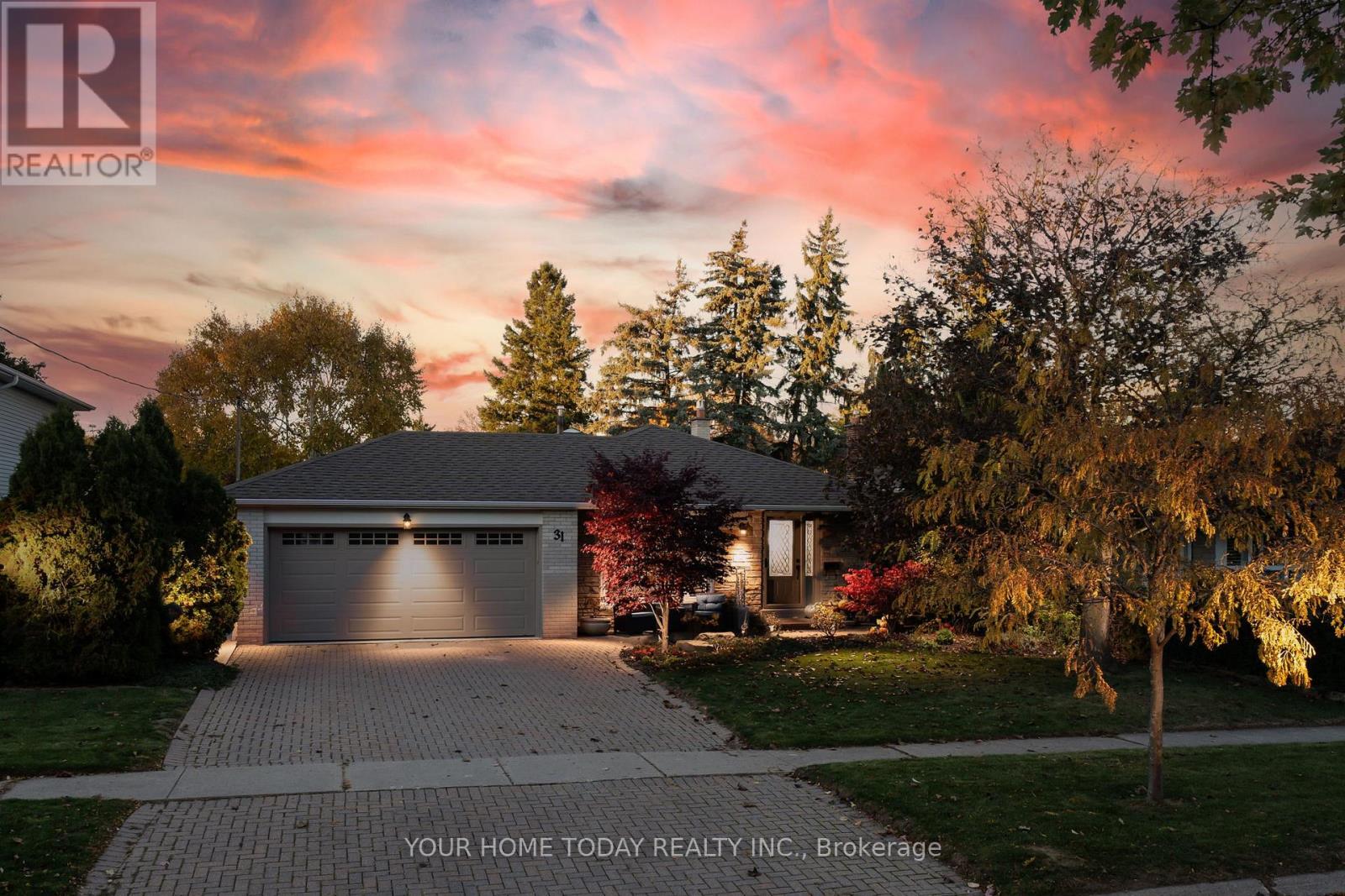 31 Chelvin Drive, Halton Hills, Ontario  L7G 4P8 - Photo 1 - W12996236