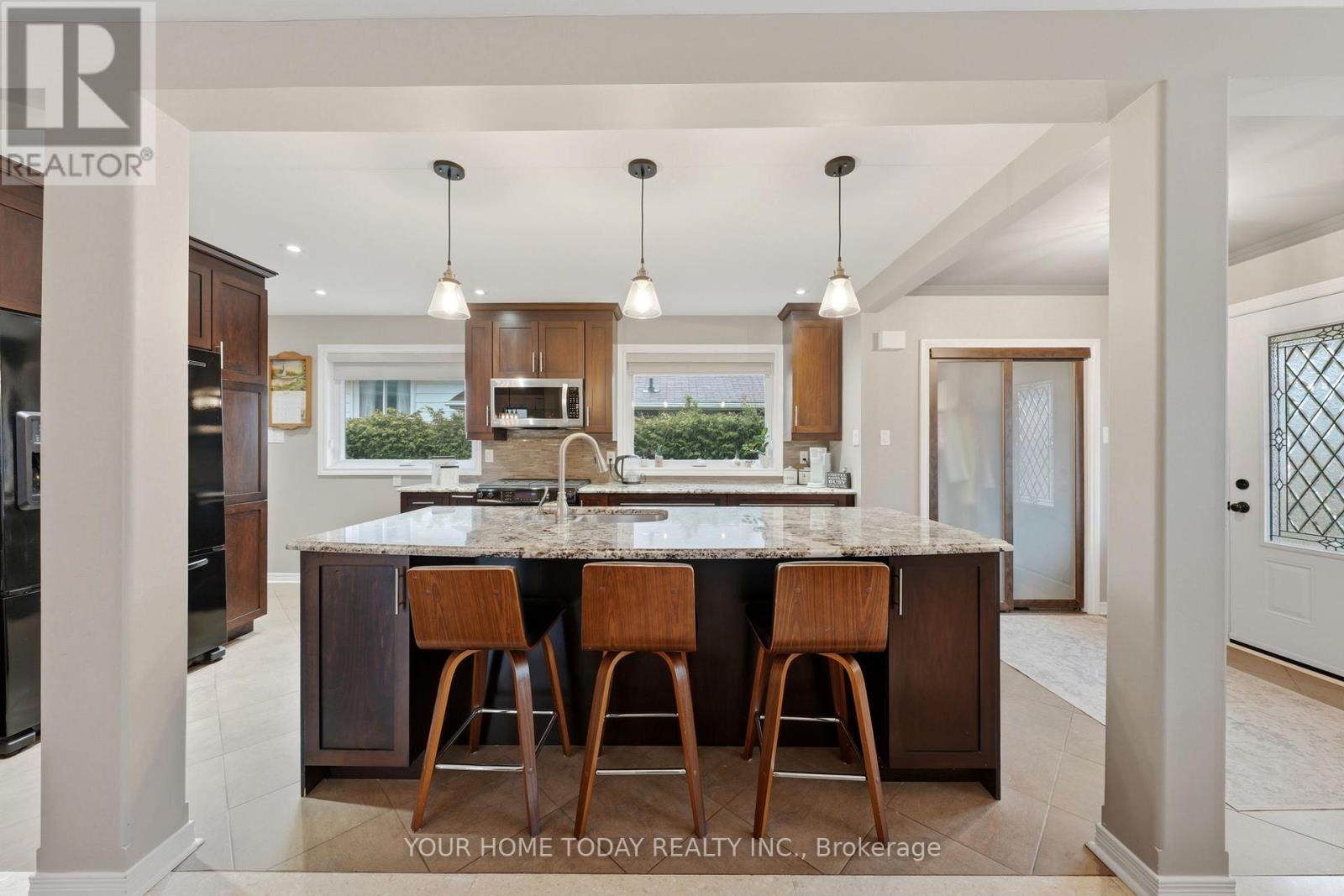 31 Chelvin Drive, Halton Hills, Ontario  L7G 4P8 - Photo 10 - W12996236