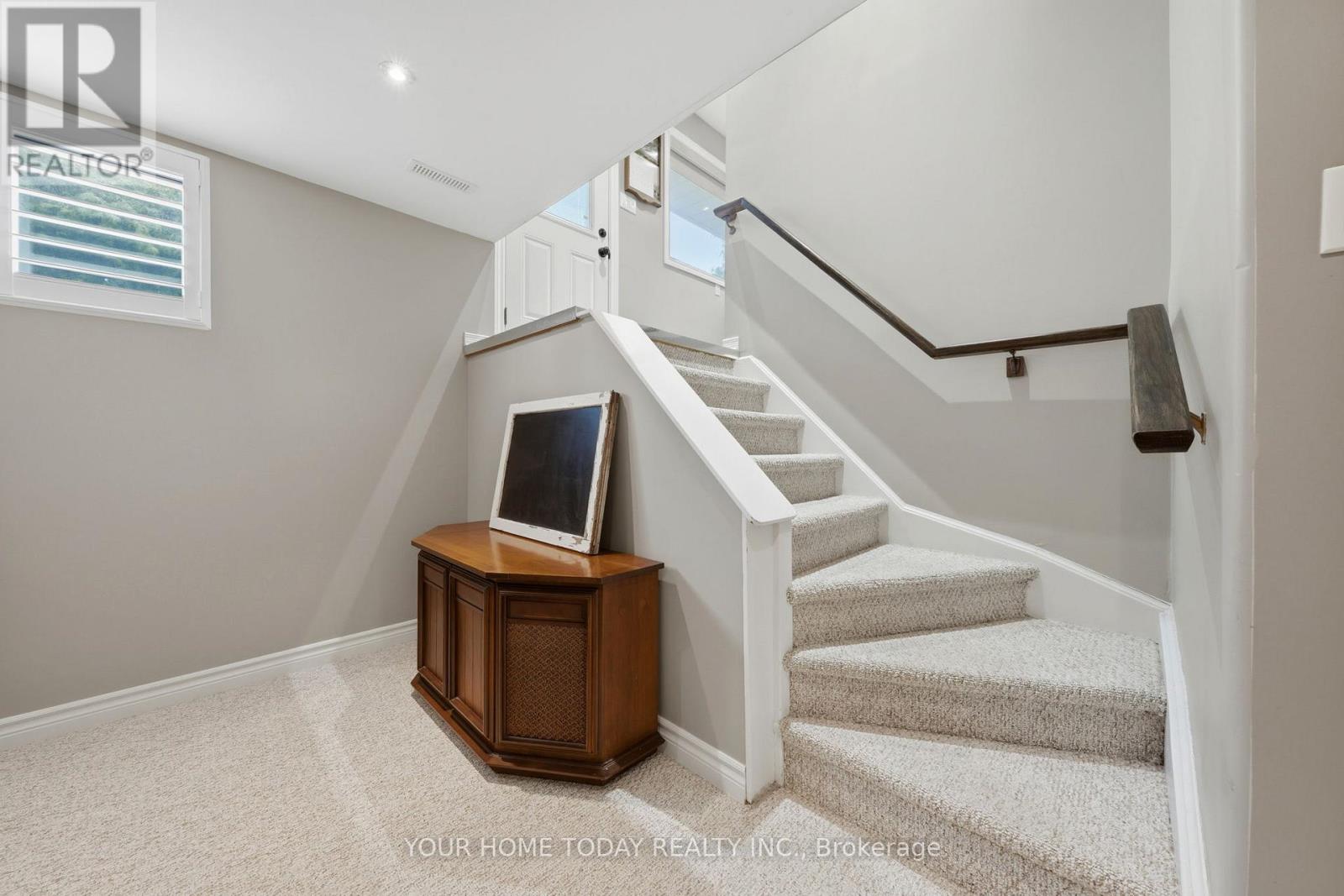 31 Chelvin Drive, Halton Hills, Ontario  L7G 4P8 - Photo 26 - W12996236