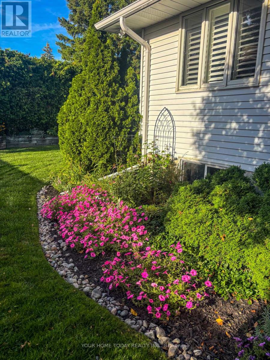 31 Chelvin Drive, Halton Hills, Ontario  L7G 4P8 - Photo 47 - W12996236