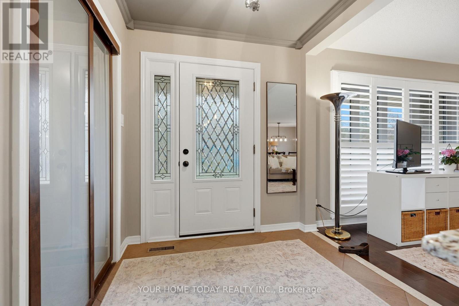 31 Chelvin Drive, Halton Hills, Ontario  L7G 4P8 - Photo 5 - W12996236