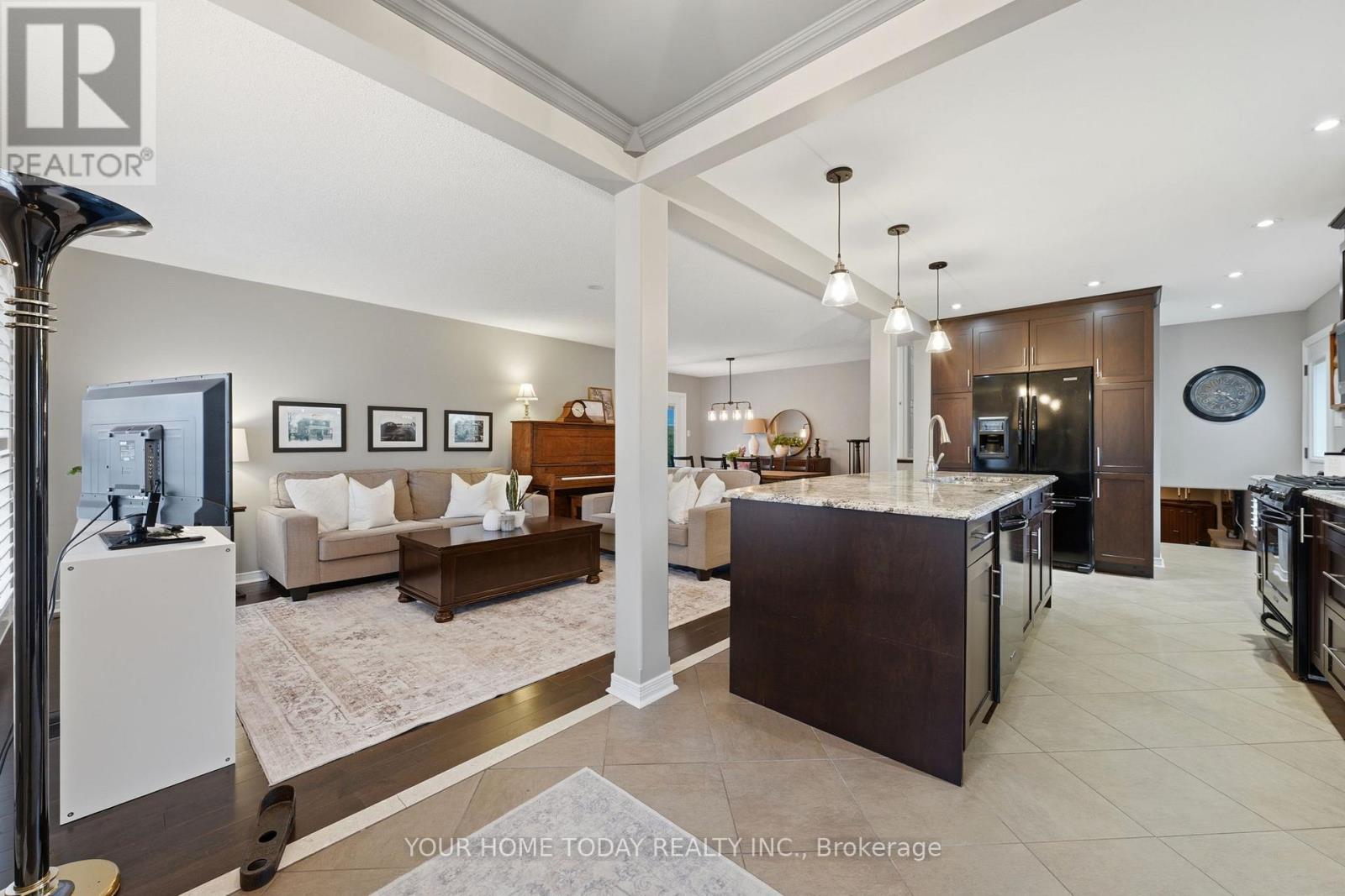 31 Chelvin Drive, Halton Hills, Ontario  L7G 4P8 - Photo 6 - W12996236