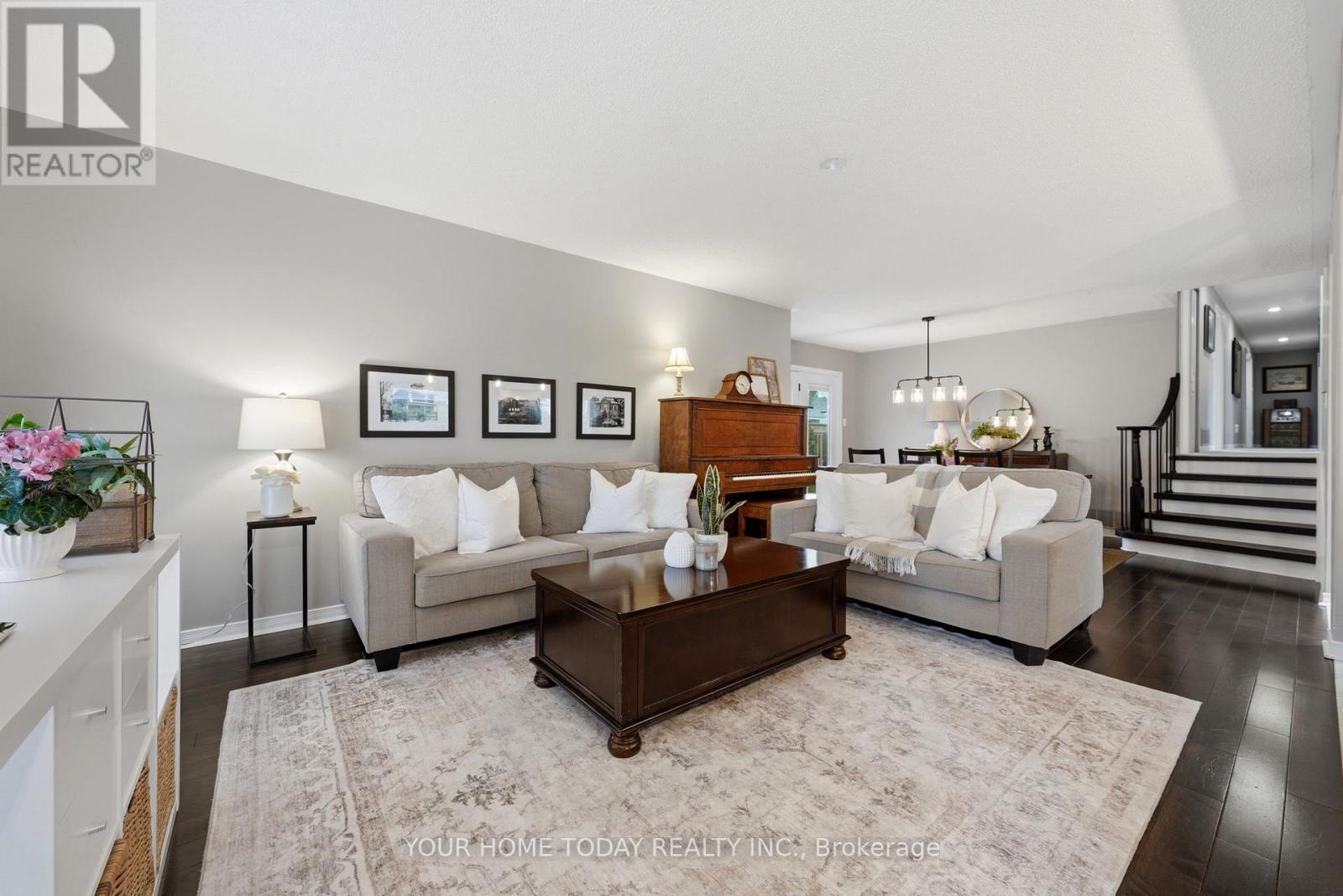 31 Chelvin Drive, Halton Hills, Ontario  L7G 4P8 - Photo 7 - W12996236