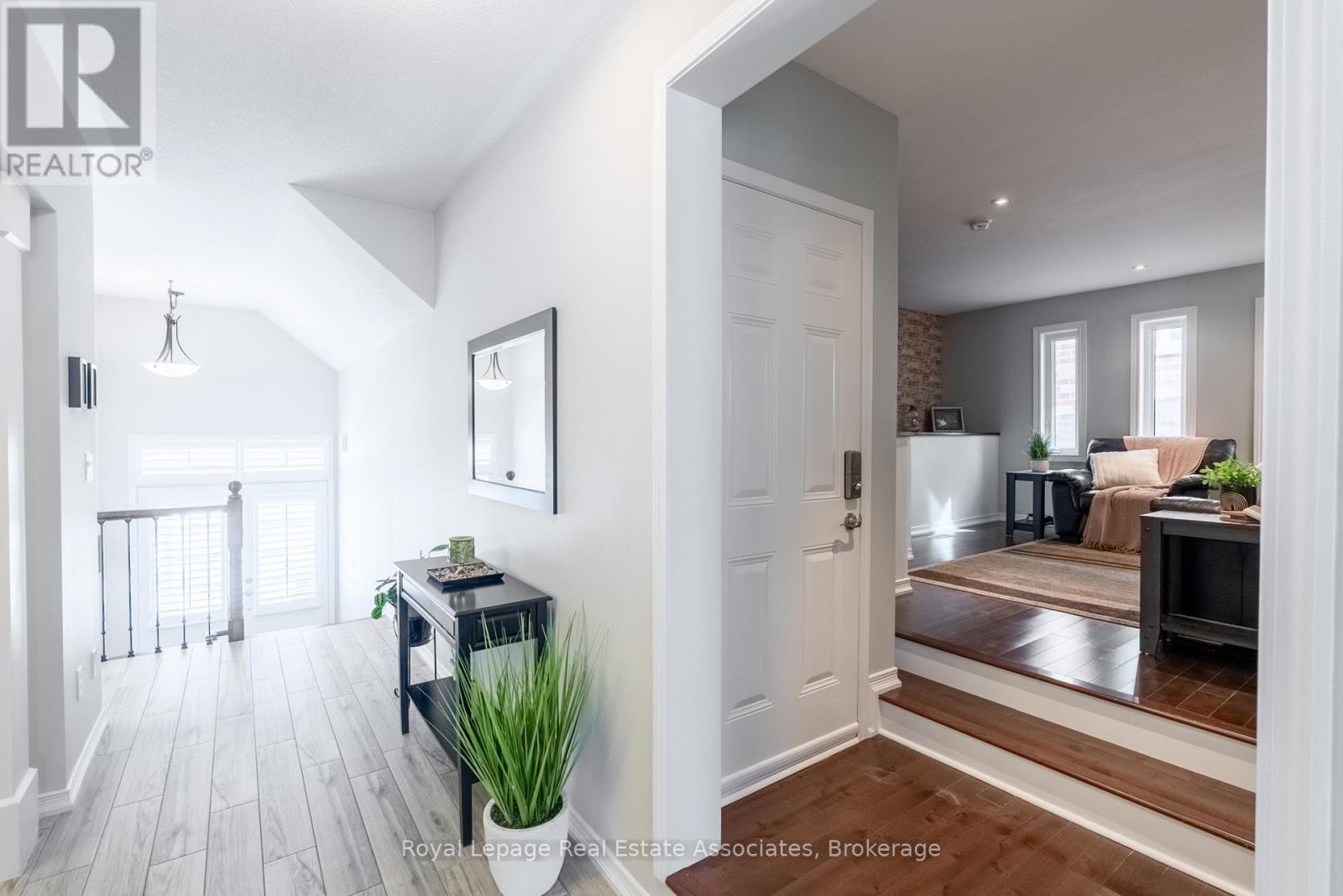 4680 Mcleod Road, Burlington, Ontario  L7M 0K6 - Photo 13 - W12996252