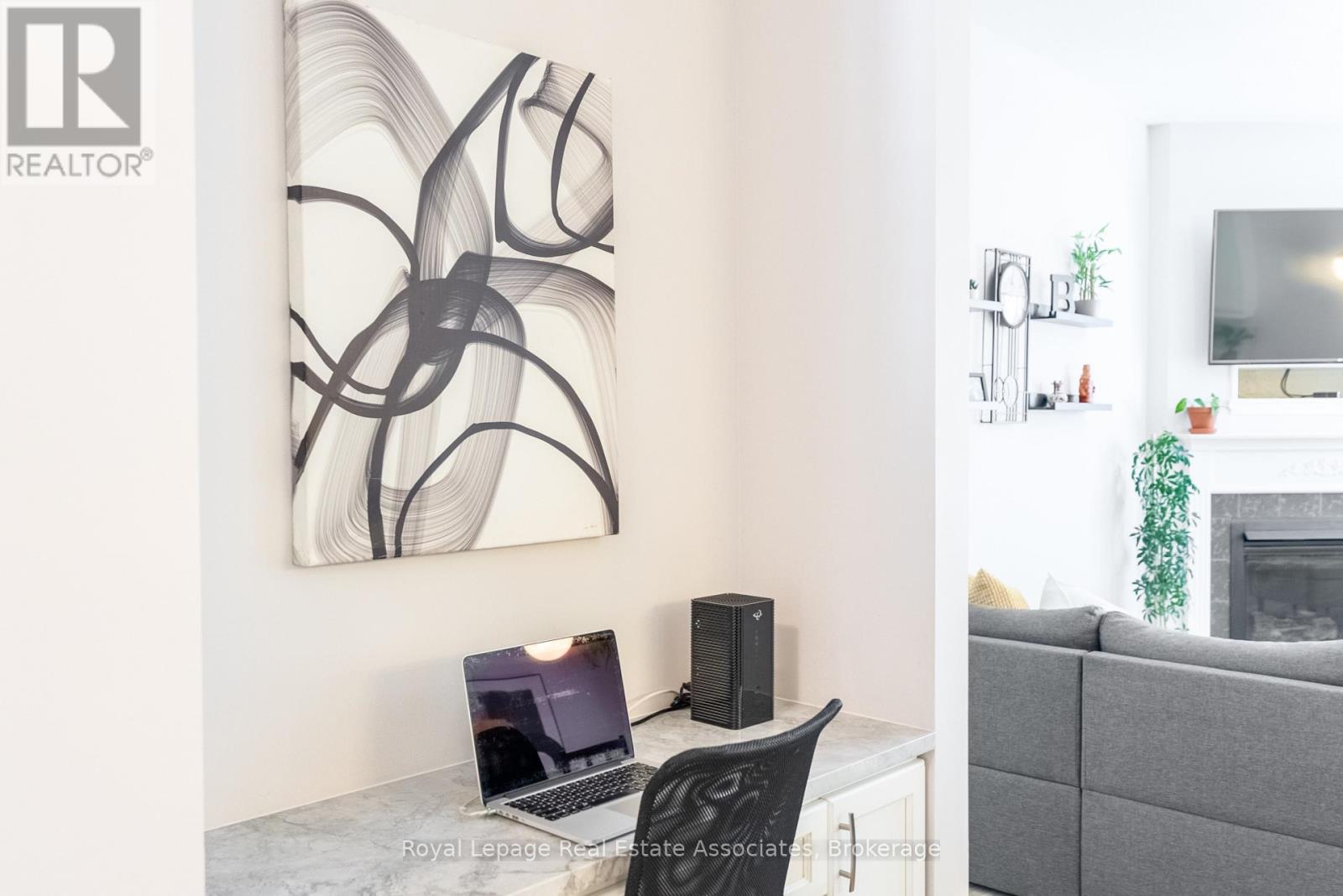 4680 Mcleod Road, Burlington, Ontario  L7M 0K6 - Photo 14 - W12996252